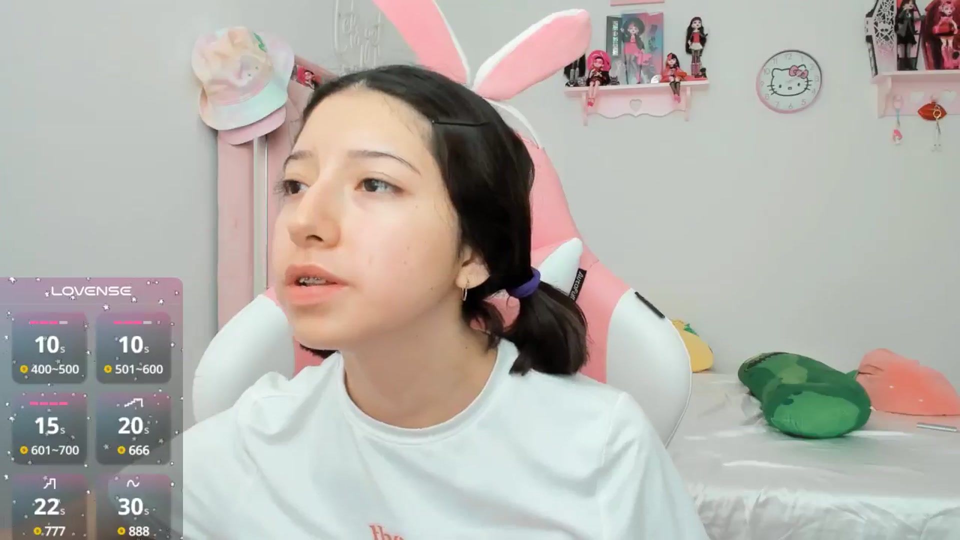 Gallery image thumbnail from Cherrycute666's myfreecams stream on, 10/13/2024, 20:58 image 14 of 20