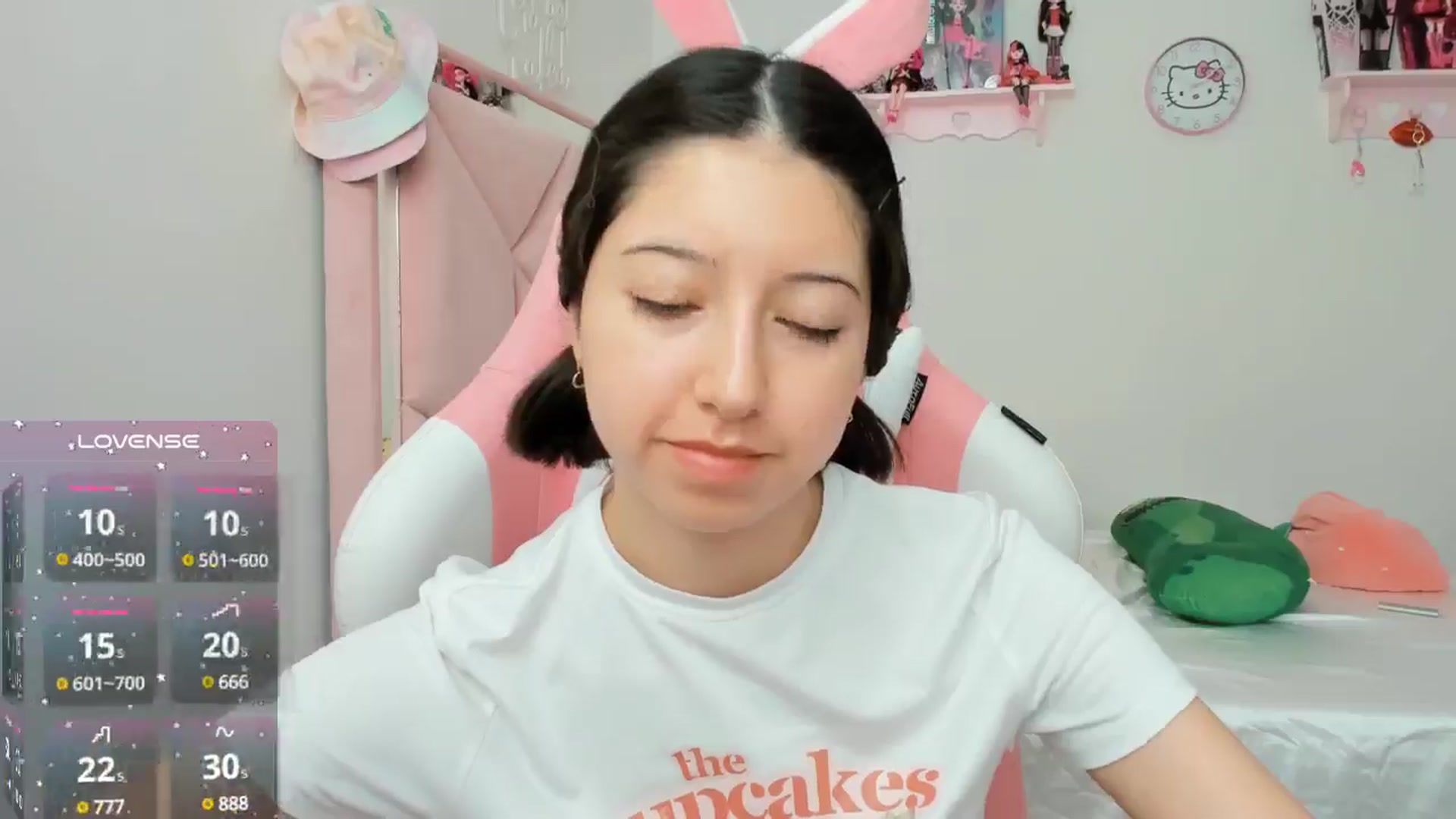 Gallery image thumbnail from Cherrycute666's myfreecams stream on, 10/13/2024, 20:58 image 2 of 20