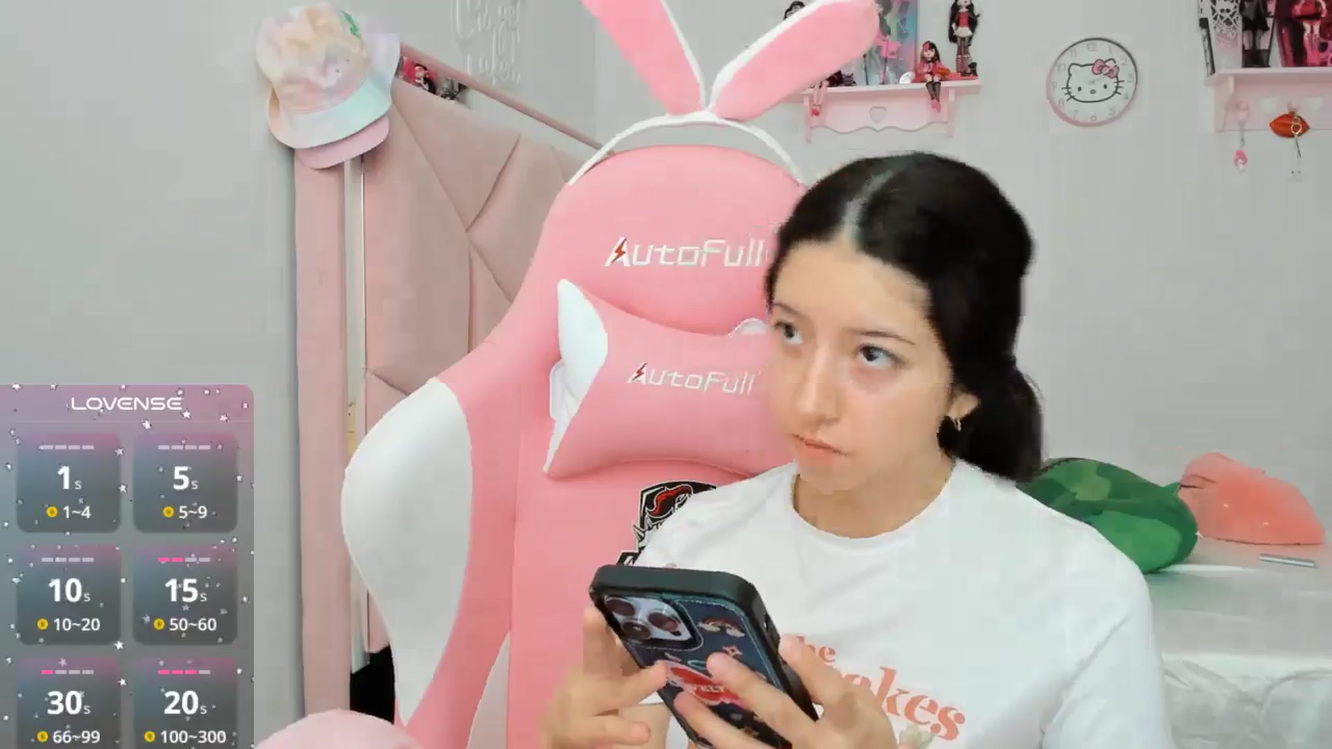 Gallery image thumbnail from Cherrycute666's myfreecams stream on, 10/13/2024, 20:58 image 10 of 20