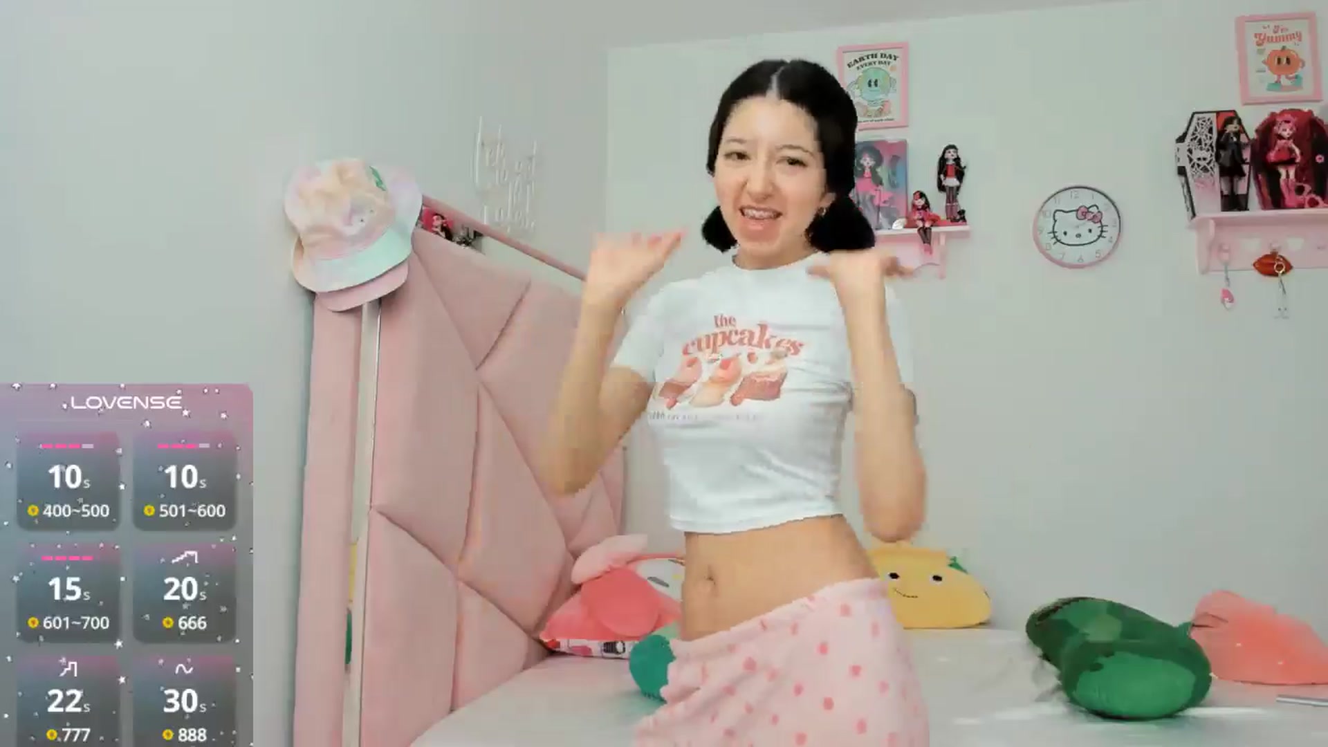 Gallery image thumbnail from Cherrycute666's myfreecams stream on, 10/13/2024, 20:58 image 12 of 20