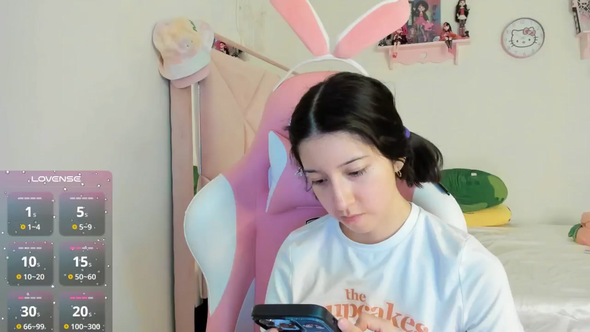 Gallery image thumbnail from Cherrycute666's myfreecams stream on, 10/14/2024, 08:04 image 14 of 20