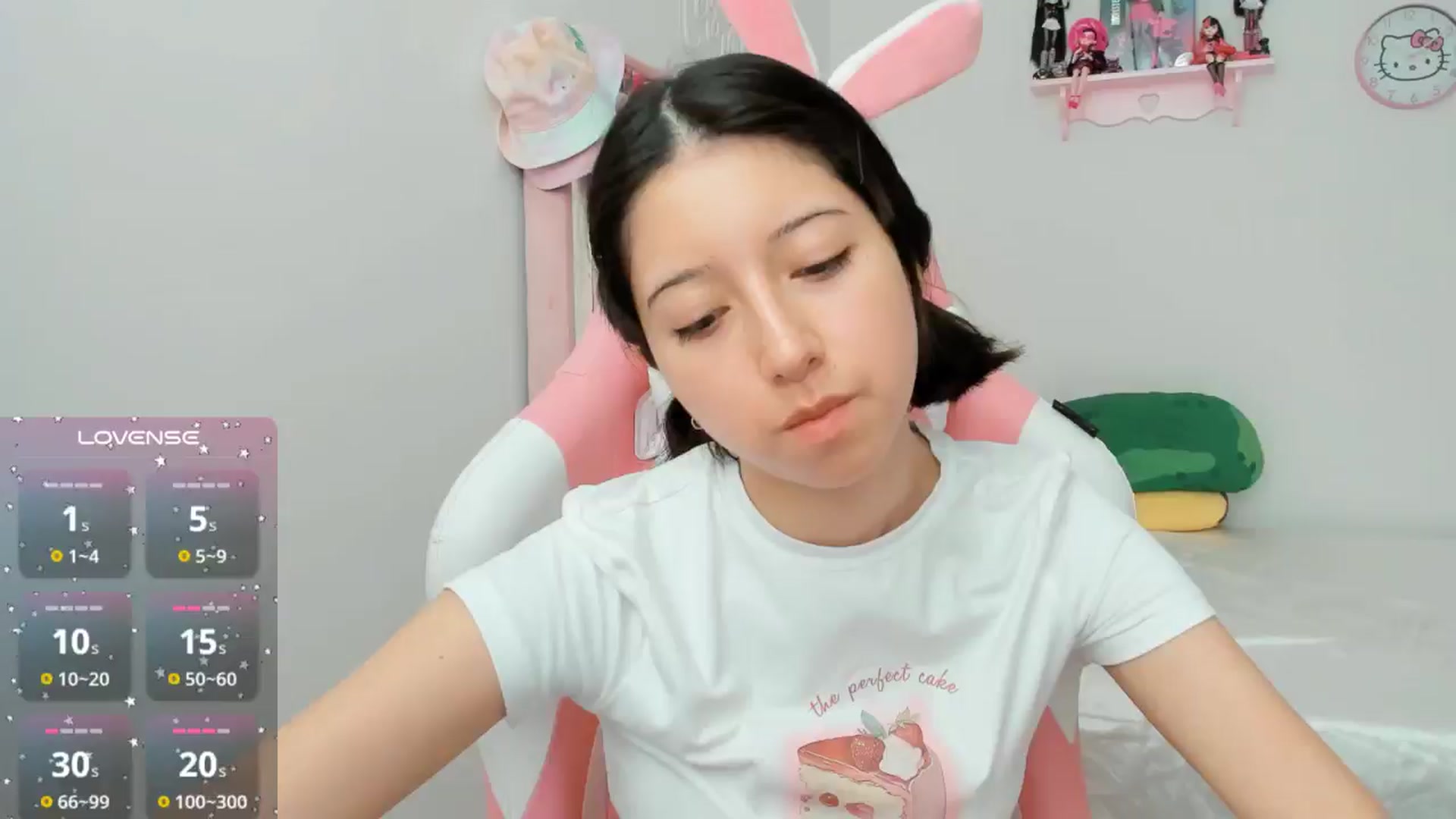 Gallery image thumbnail from Cherrycute666's myfreecams stream on, 10/15/2024, 19:34 image 19 of 20