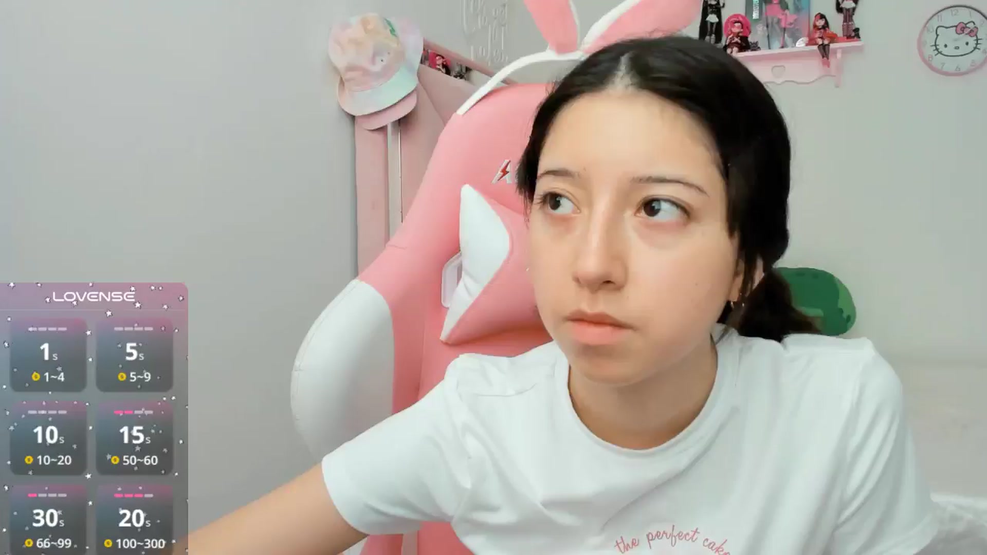 Gallery image thumbnail from Cherrycute666's myfreecams stream on, 10/15/2024, 19:34 image 15 of 20