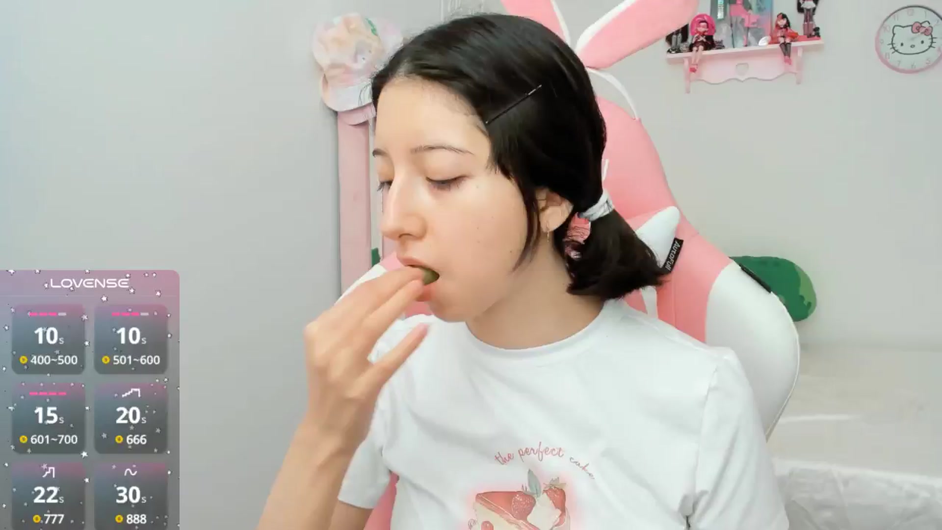 Gallery image thumbnail from Cherrycute666's myfreecams stream on, 10/15/2024, 19:34 image 11 of 20