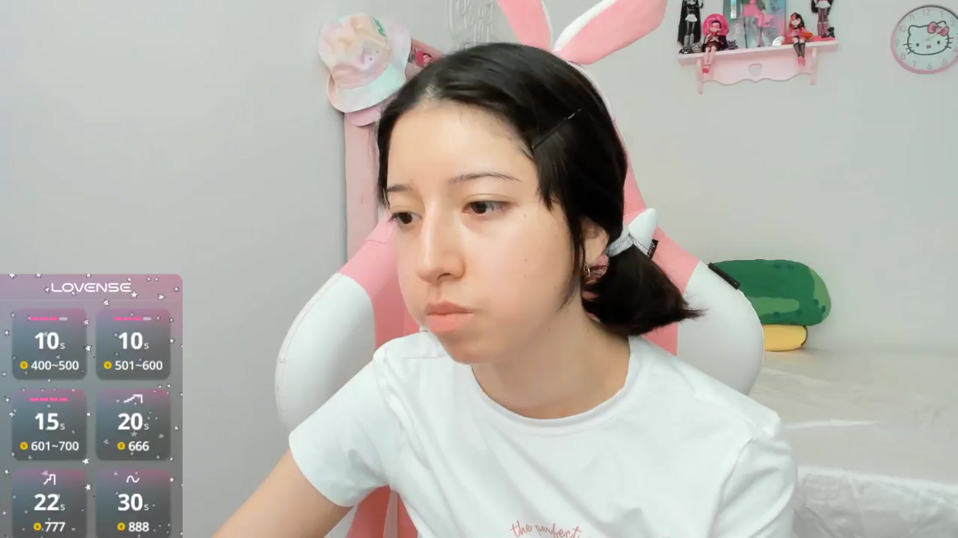 Gallery image thumbnail from Cherrycute666's myfreecams stream on, 10/15/2024, 19:34 image 16 of 20