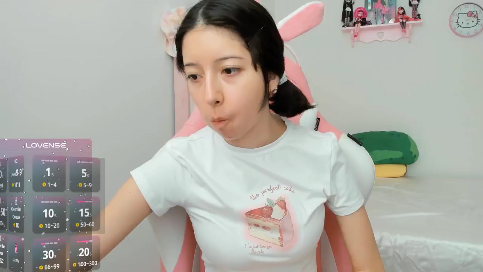 Gallery image thumbnail from Cherrycute666's myfreecams stream on, 10/15/2024, 19:34 image 18 of 20