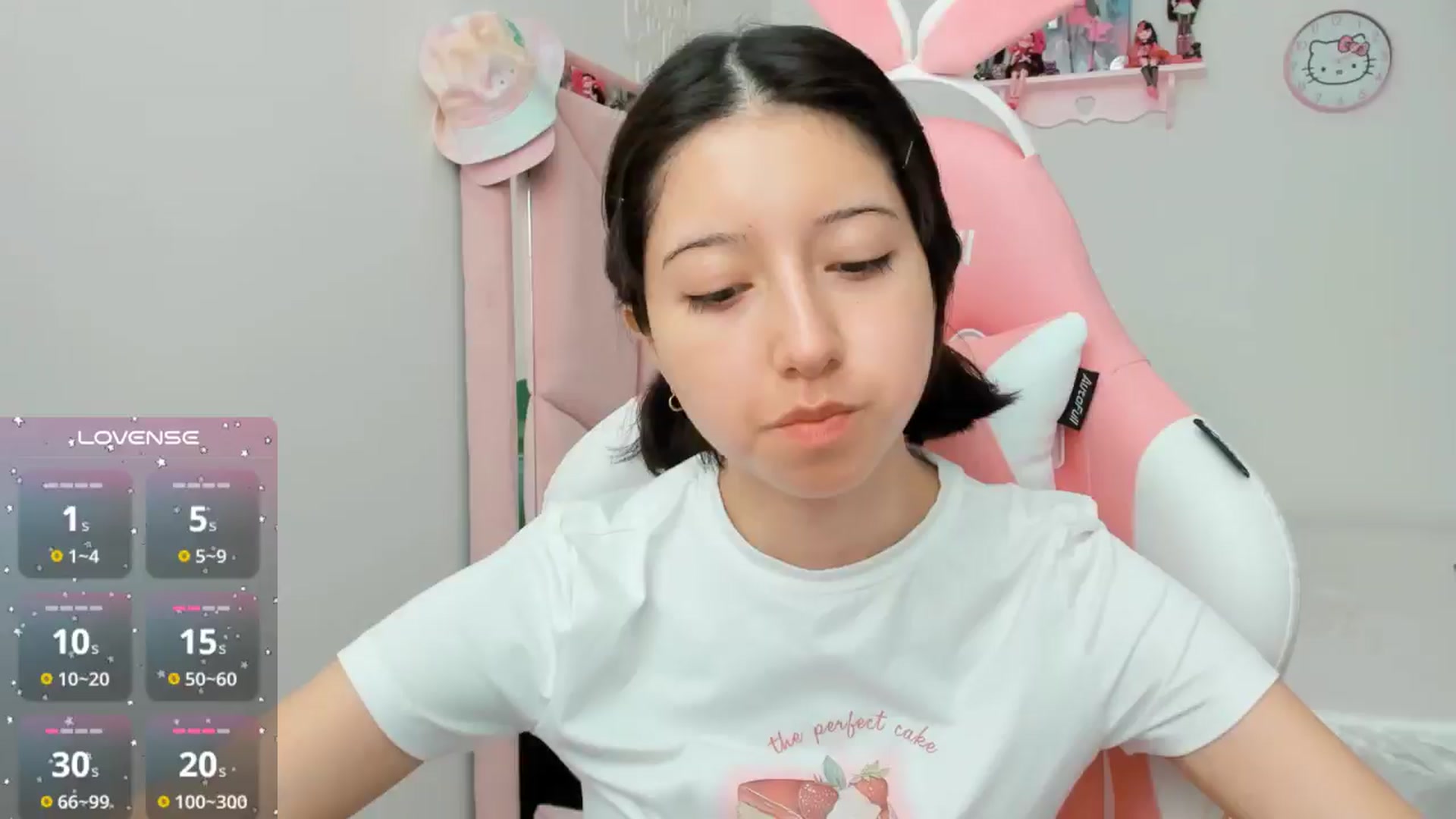 Gallery image thumbnail from Cherrycute666's myfreecams stream on, 10/15/2024, 19:34 image 5 of 20