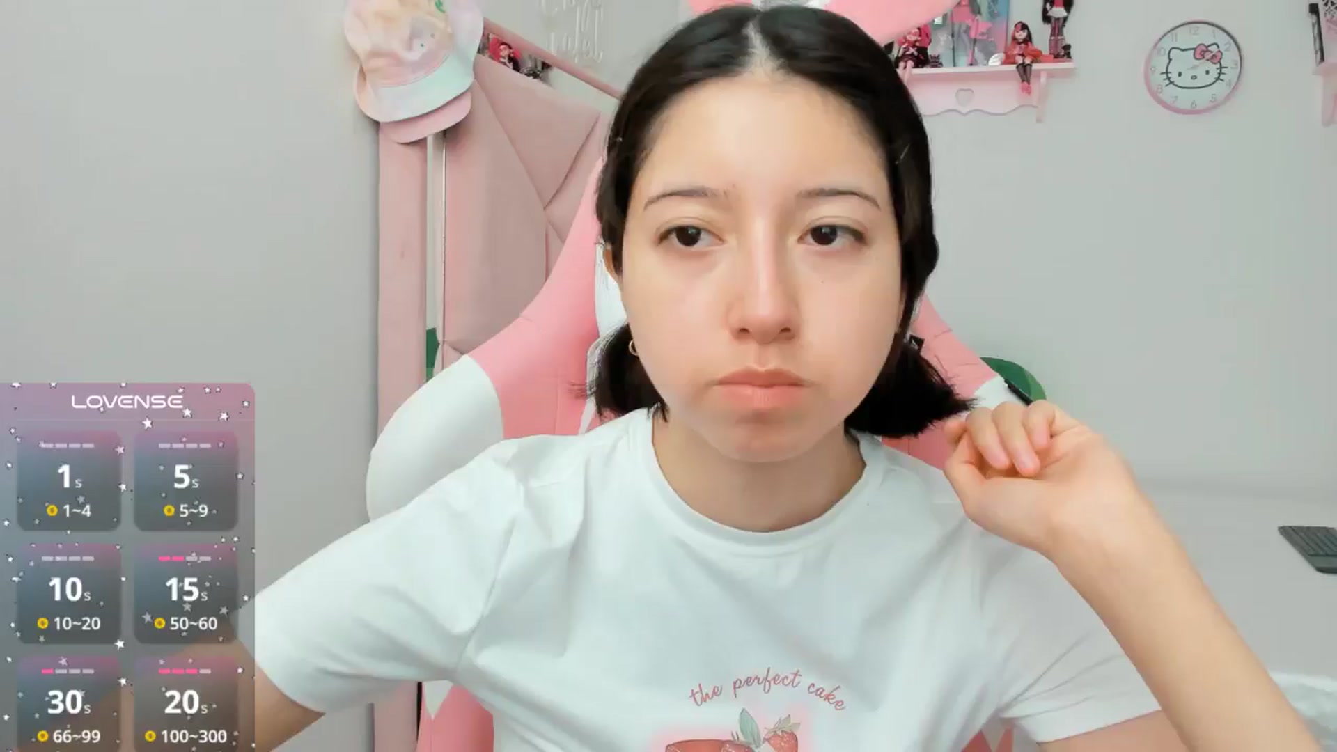 Gallery image thumbnail from Cherrycute666's myfreecams stream on, 10/15/2024, 19:34 image 1 of 20
