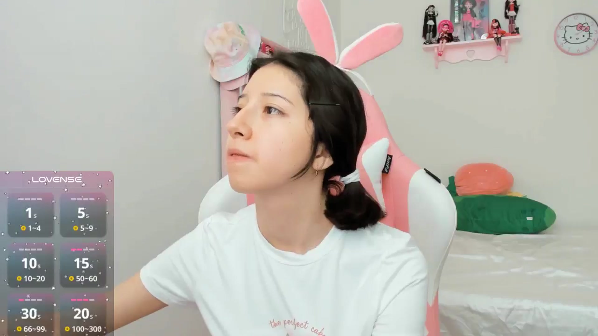 Gallery image thumbnail from Cherrycute666's myfreecams stream on, 10/15/2024, 21:45 image 3 of 20