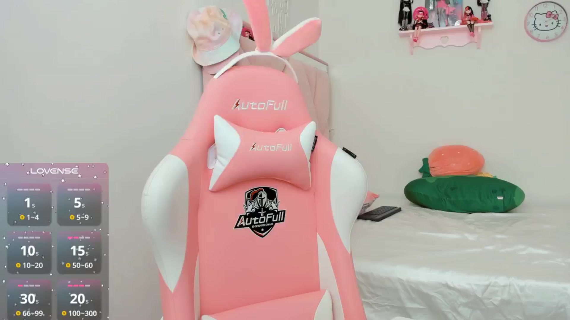 Gallery image thumbnail from Cherrycute666's myfreecams stream on, 10/15/2024, 21:45 image 13 of 20
