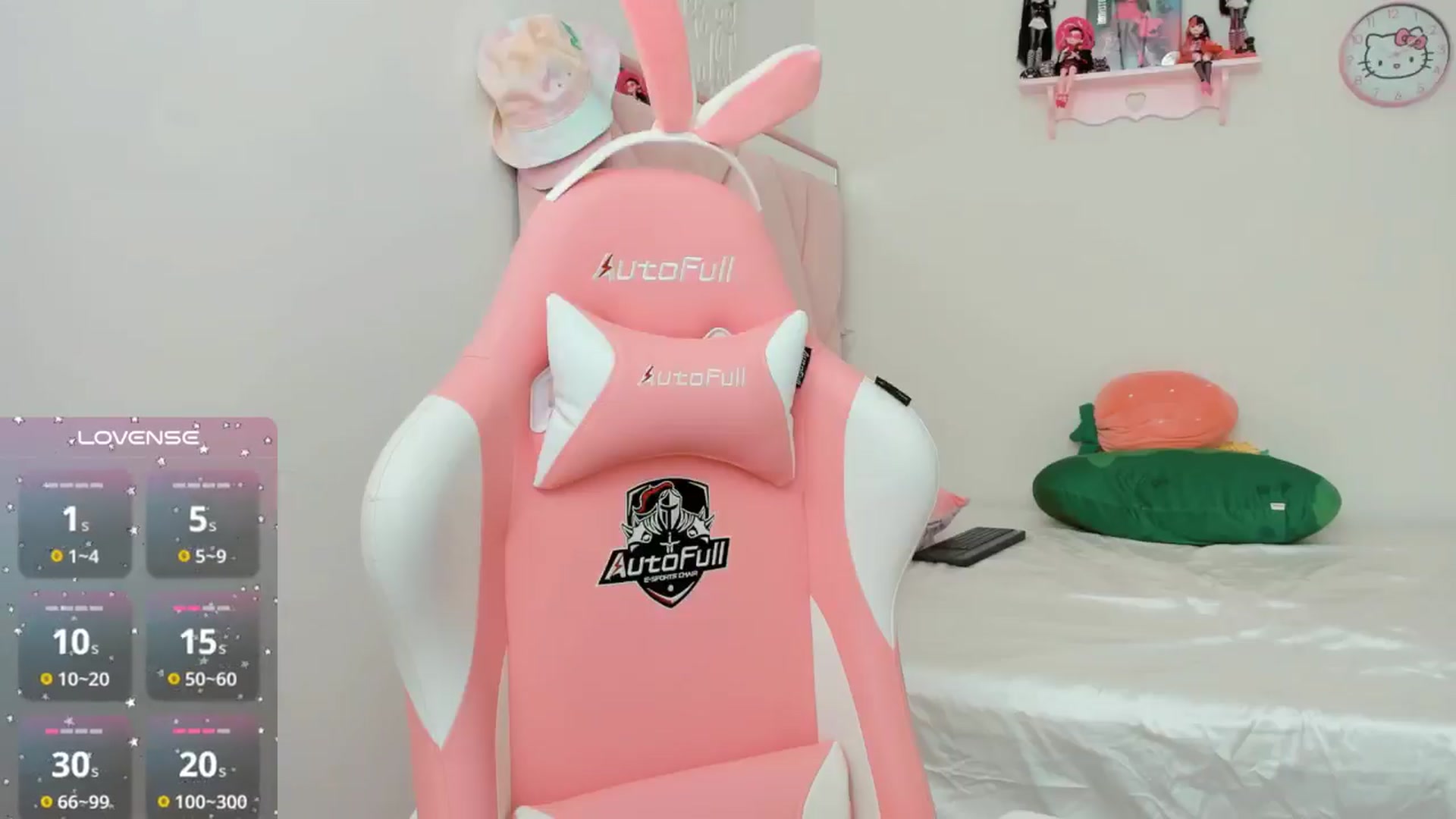 Gallery image thumbnail from Cherrycute666's myfreecams stream on, 10/15/2024, 21:45 image 11 of 20