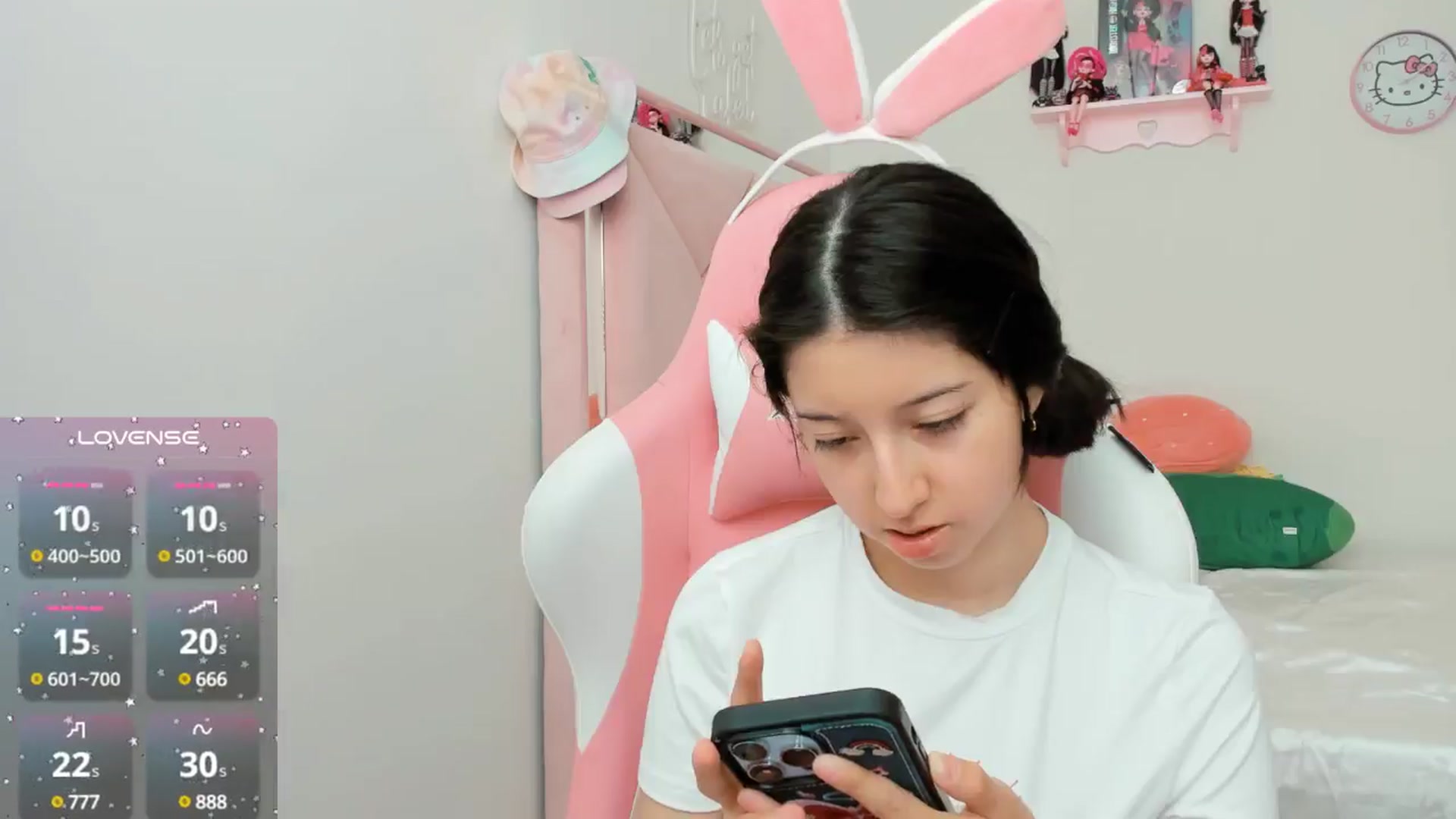 Gallery image thumbnail from Cherrycute666's myfreecams stream on, 10/15/2024, 21:45 image 5 of 20