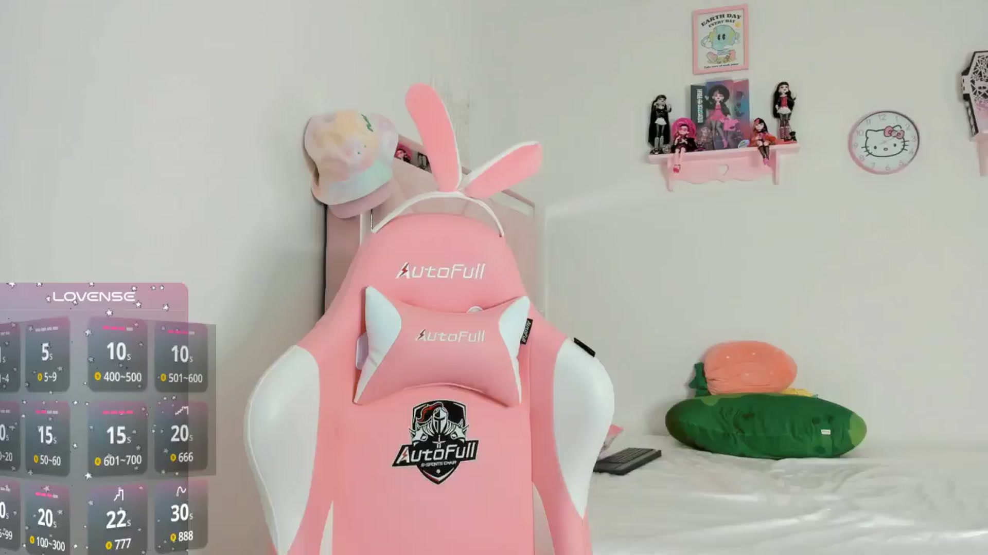 Gallery image thumbnail from Cherrycute666's myfreecams stream on, 10/16/2024, 02:22 image 1 of 20