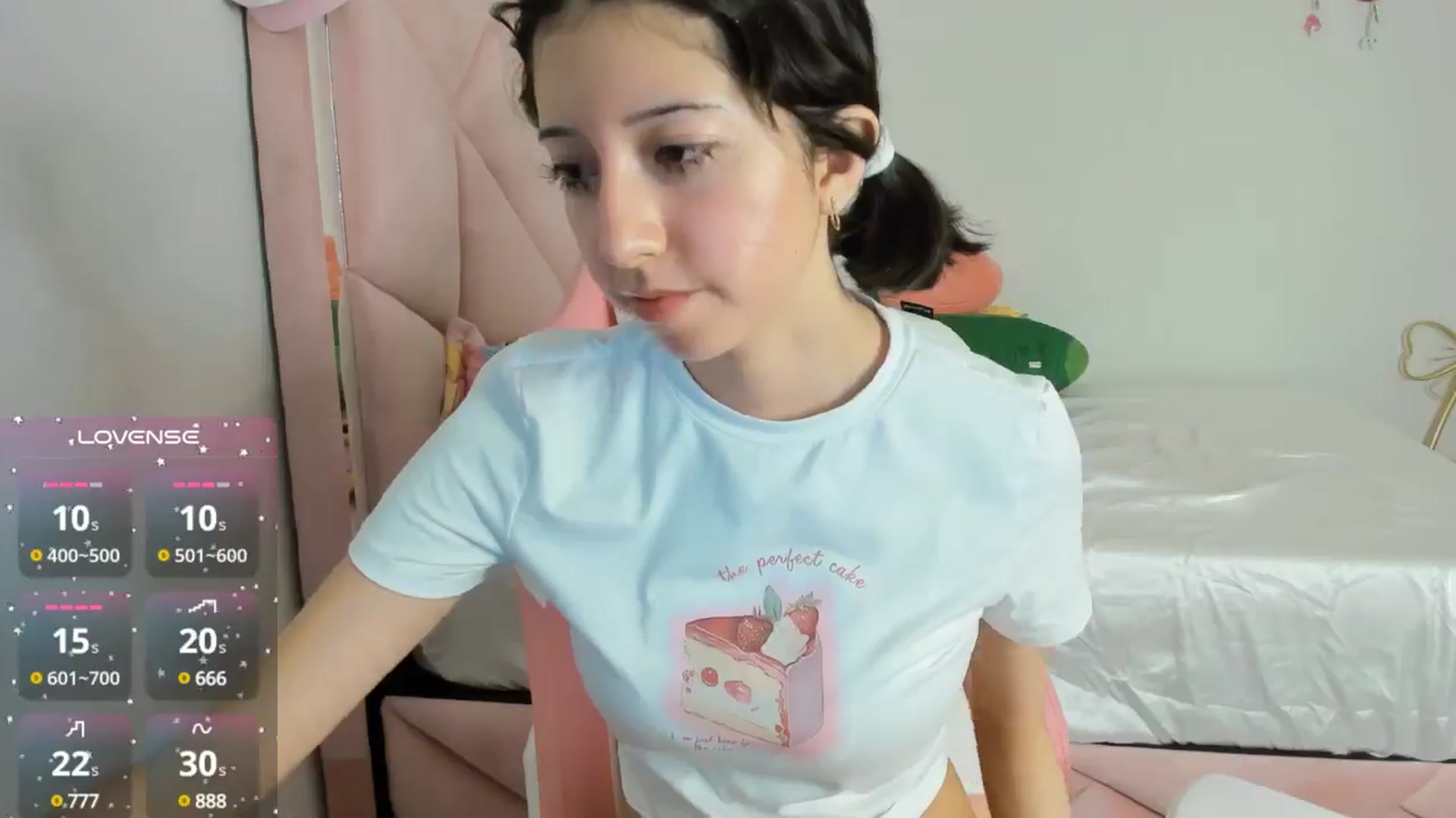 Gallery image thumbnail from Cherrycute666's myfreecams stream on, 10/16/2024, 02:42 image 13 of 20