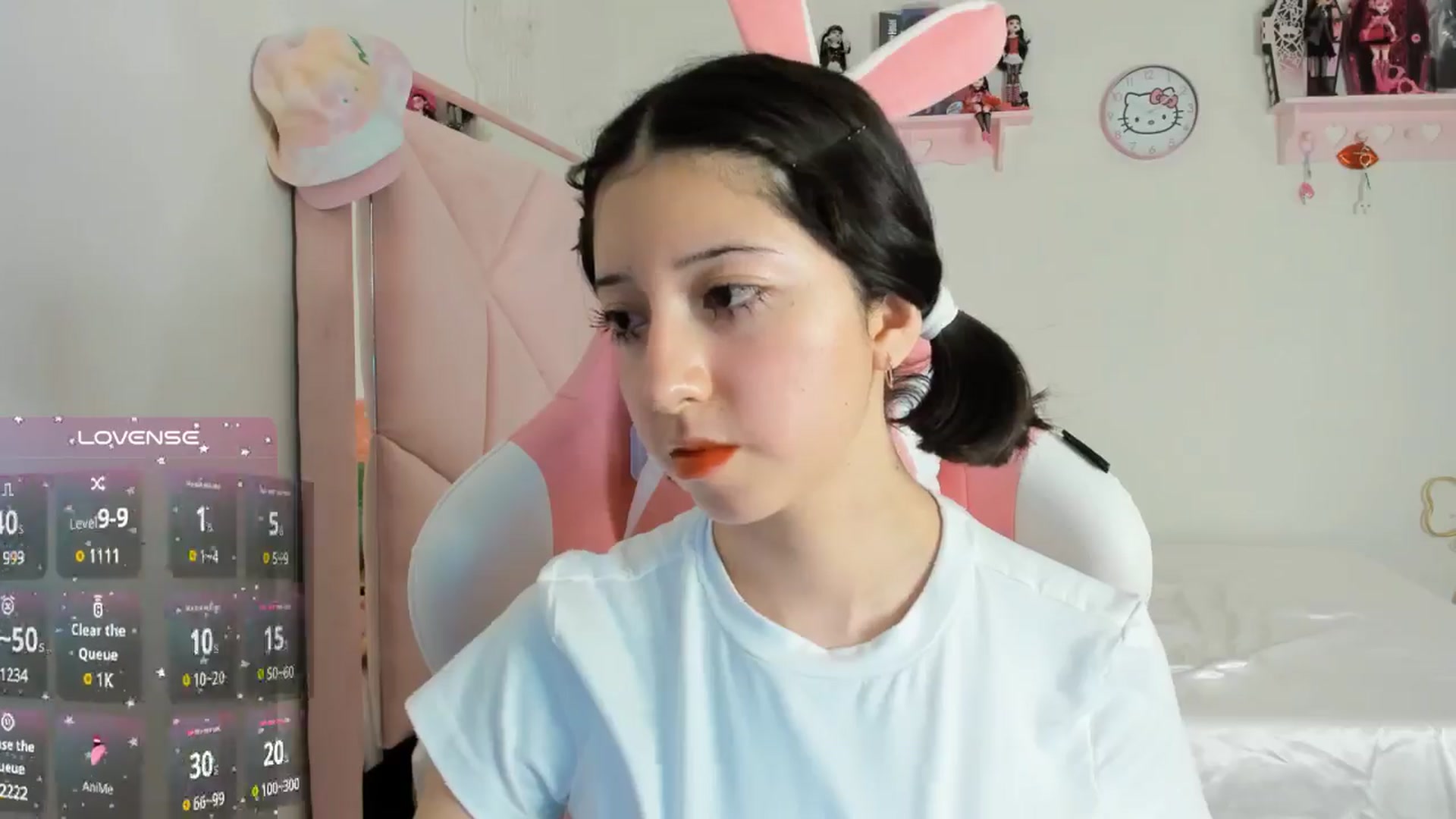 Gallery image thumbnail from Cherrycute666's myfreecams stream on, 10/16/2024, 03:57 image 10 of 20
