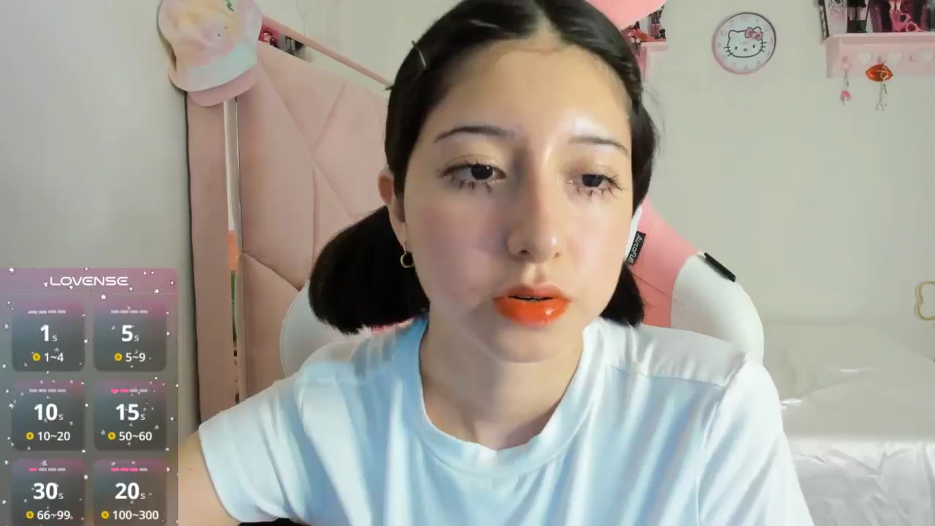 Gallery image thumbnail from Cherrycute666's myfreecams stream on, 10/16/2024, 03:57 image 13 of 20