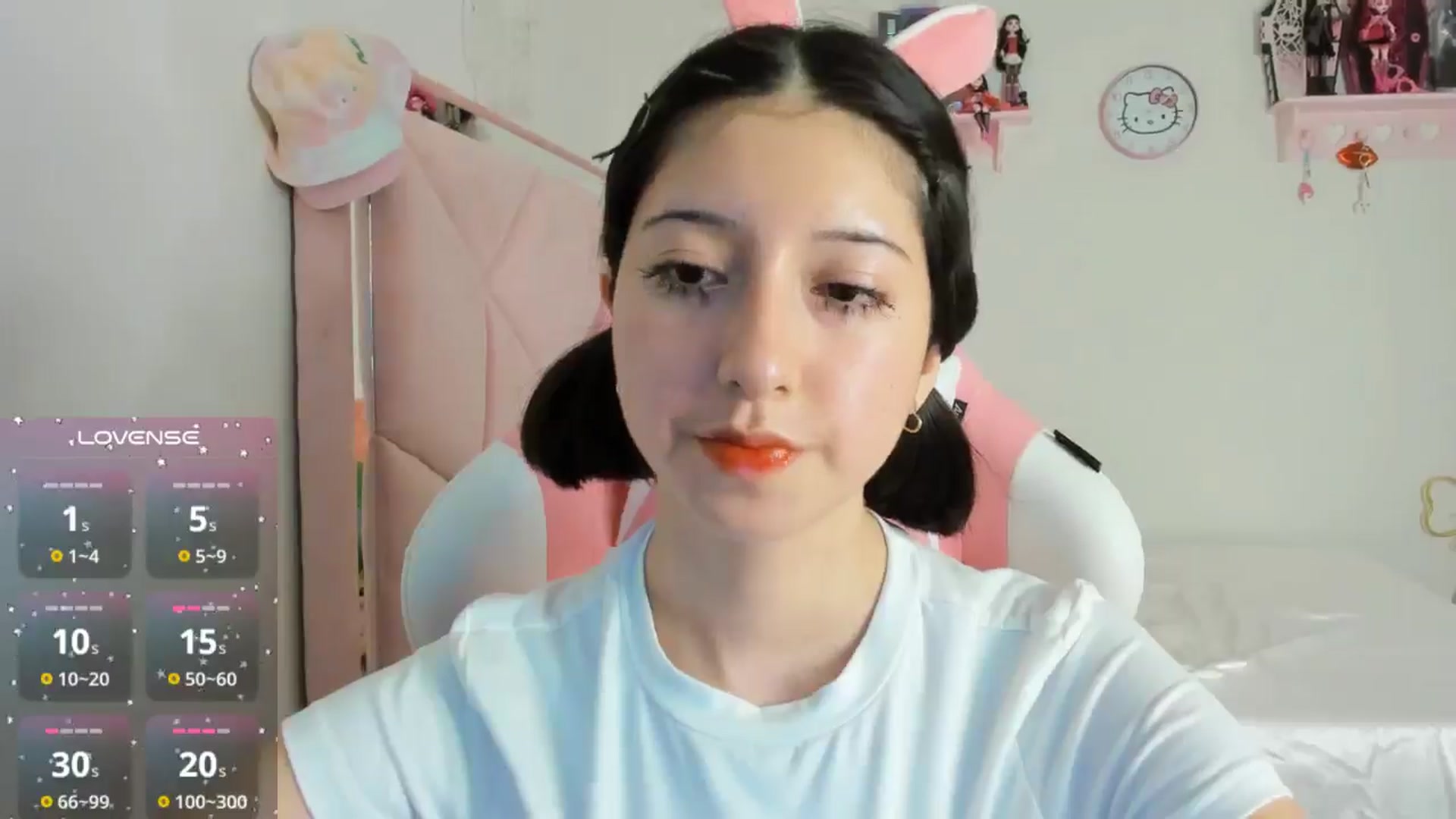 Gallery image thumbnail from Cherrycute666's myfreecams stream on, 10/16/2024, 03:57 image 9 of 20