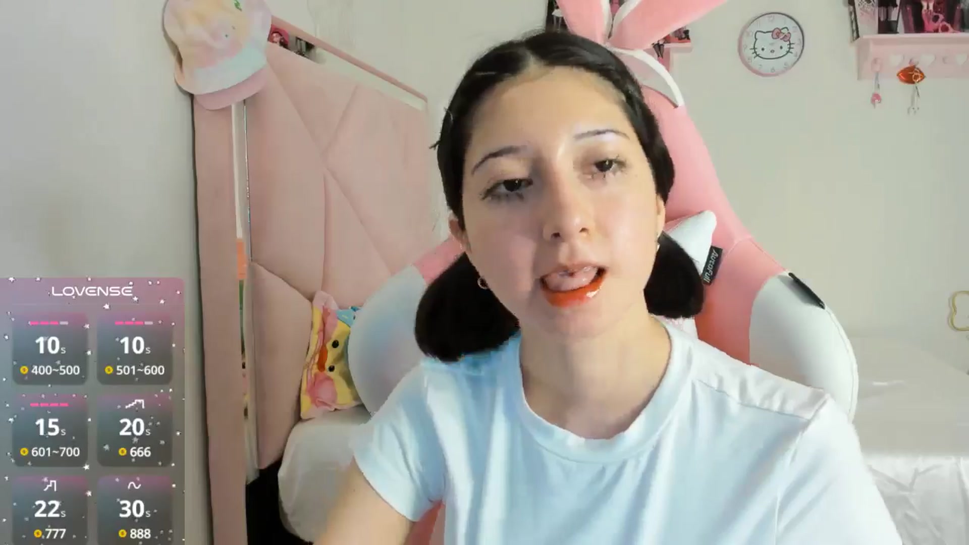 Gallery image thumbnail from Cherrycute666's myfreecams stream on, 10/16/2024, 03:57 image 16 of 20