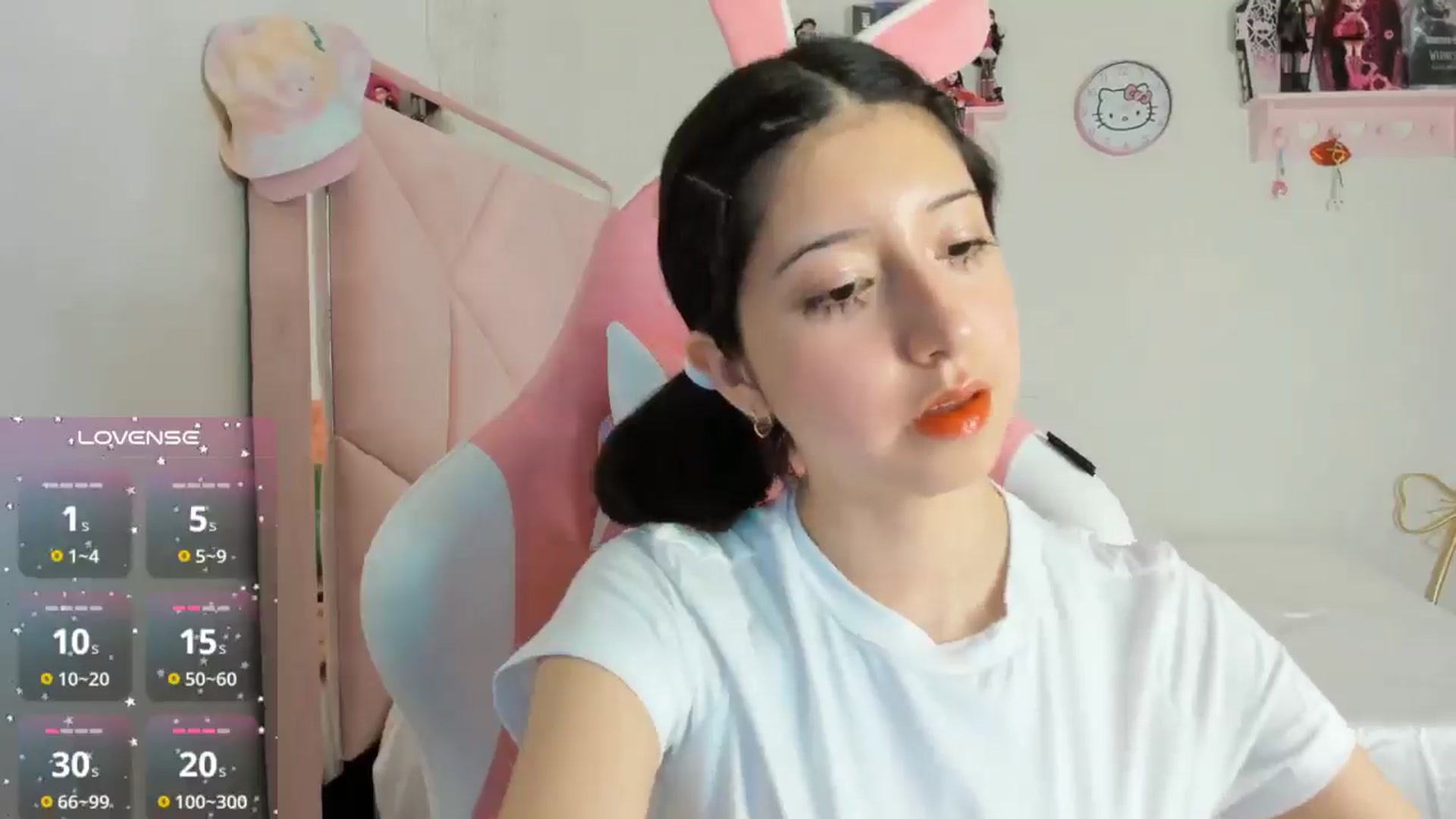 Gallery image thumbnail from Cherrycute666's myfreecams stream on, 10/16/2024, 03:57 image 2 of 20