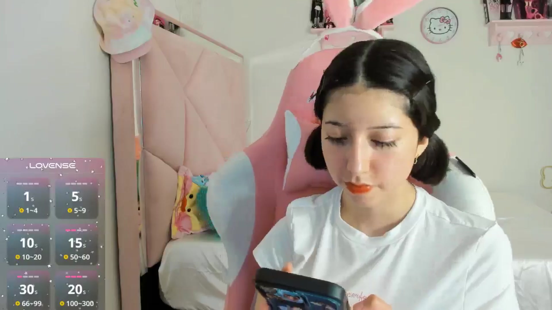 Gallery image thumbnail from Cherrycute666's myfreecams stream on, 10/16/2024, 03:57 image 17 of 20