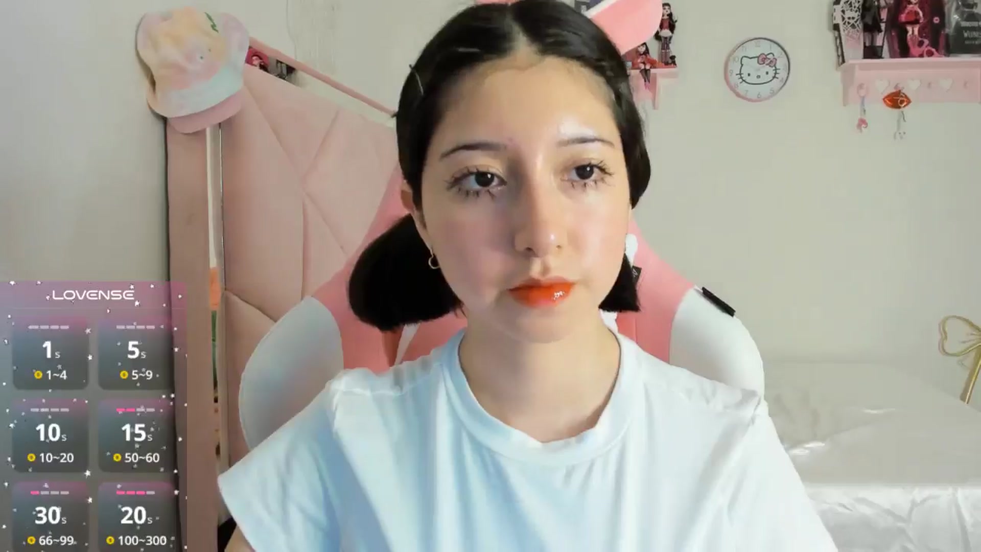 Gallery image thumbnail from Cherrycute666's myfreecams stream on, 10/16/2024, 03:57 image 5 of 20