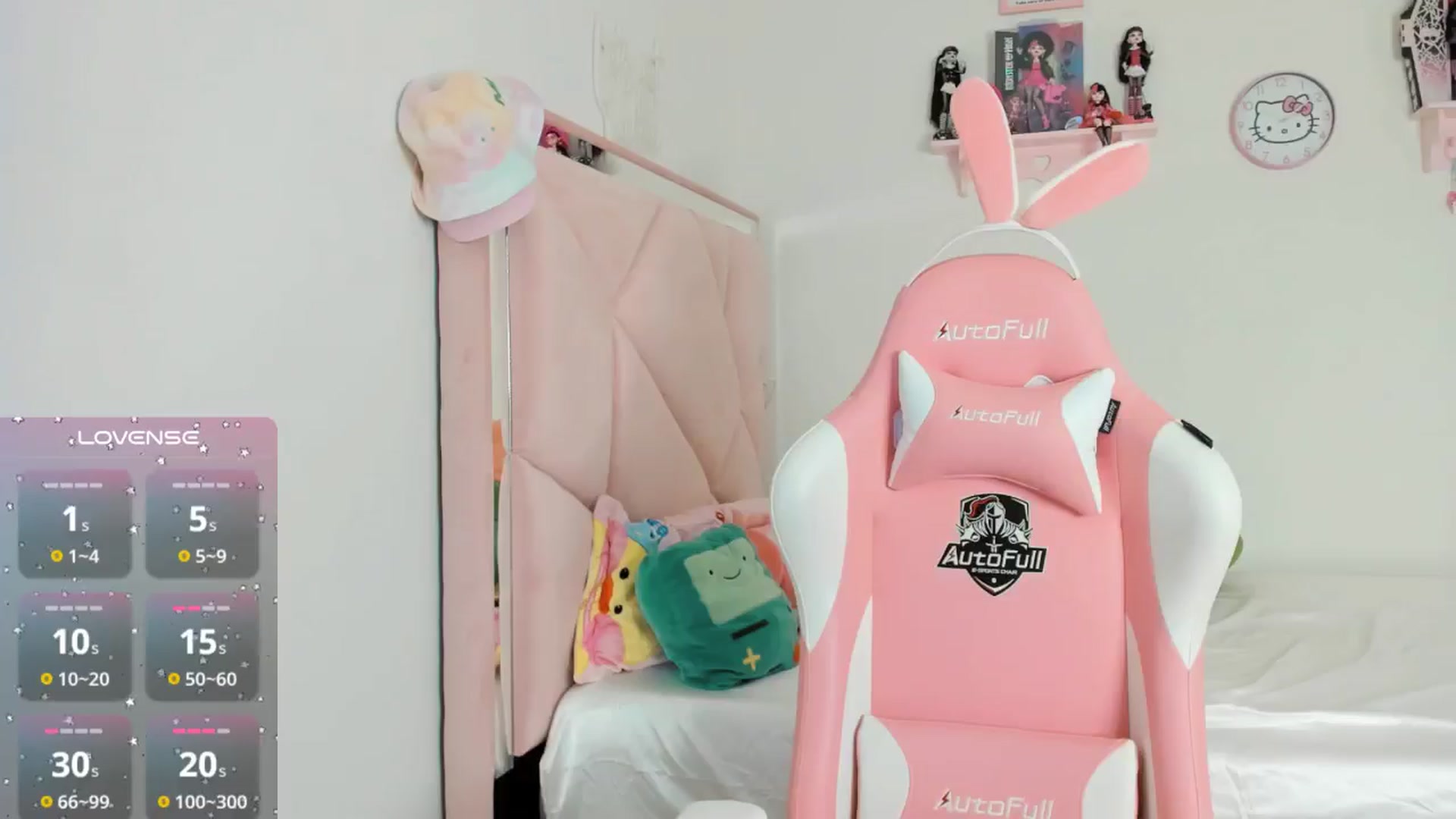 Gallery image thumbnail from Cherrycute666's myfreecams stream on, 10/16/2024, 07:49 image 12 of 20