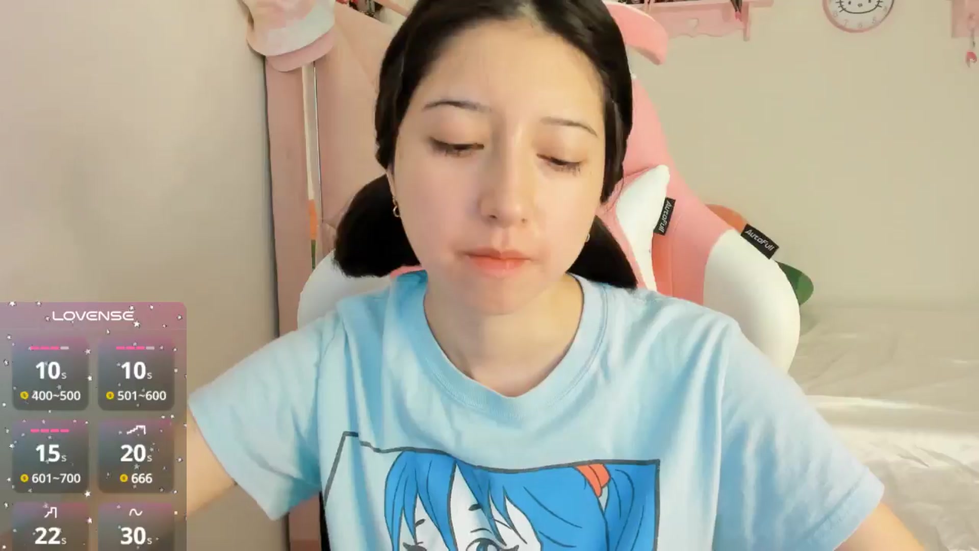 Gallery image thumbnail from Cherrycute666's myfreecams stream on, 10/18/2024, 24:01 image 12 of 20