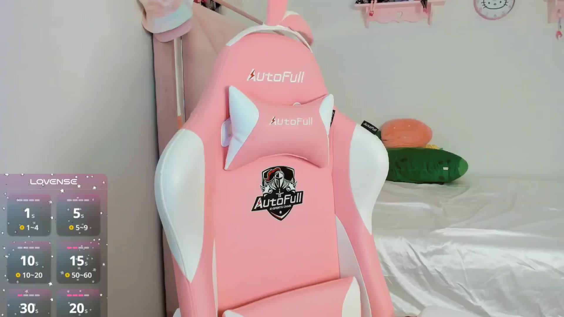 Gallery image thumbnail from Cherrycute666's myfreecams stream on, 10/18/2024, 24:01 image 10 of 20