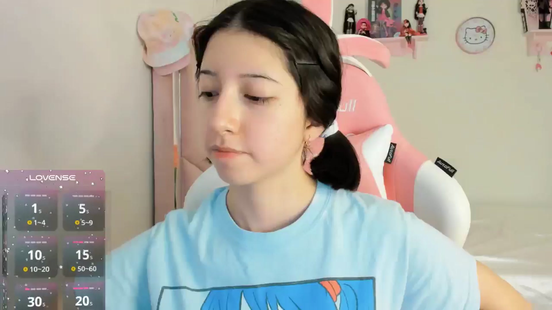 Gallery image thumbnail from Cherrycute666's myfreecams stream on, 10/18/2024, 24:01 image 17 of 20