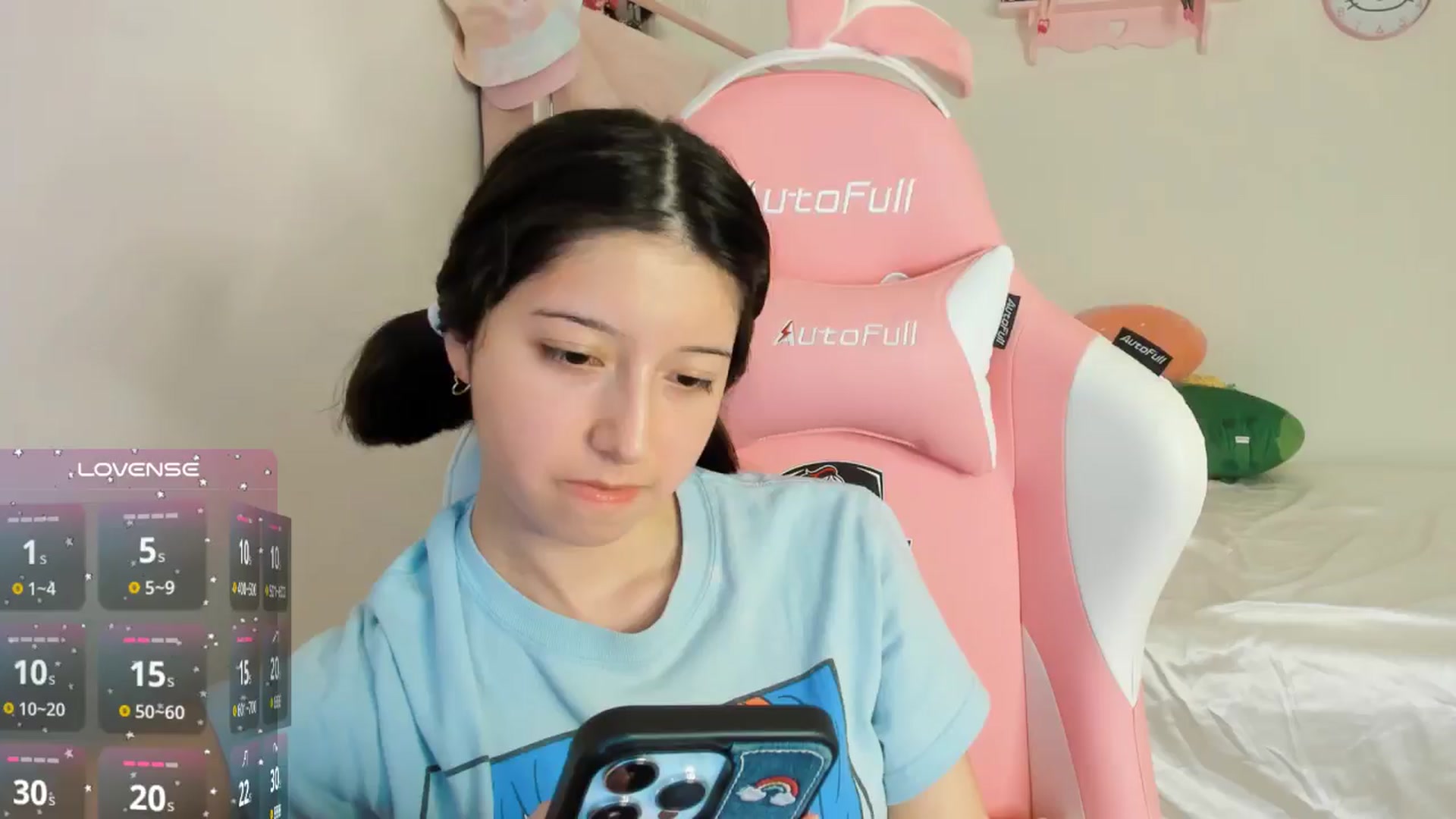 Gallery image thumbnail from Cherrycute666's myfreecams stream on, 10/18/2024, 24:17 image 1 of 20