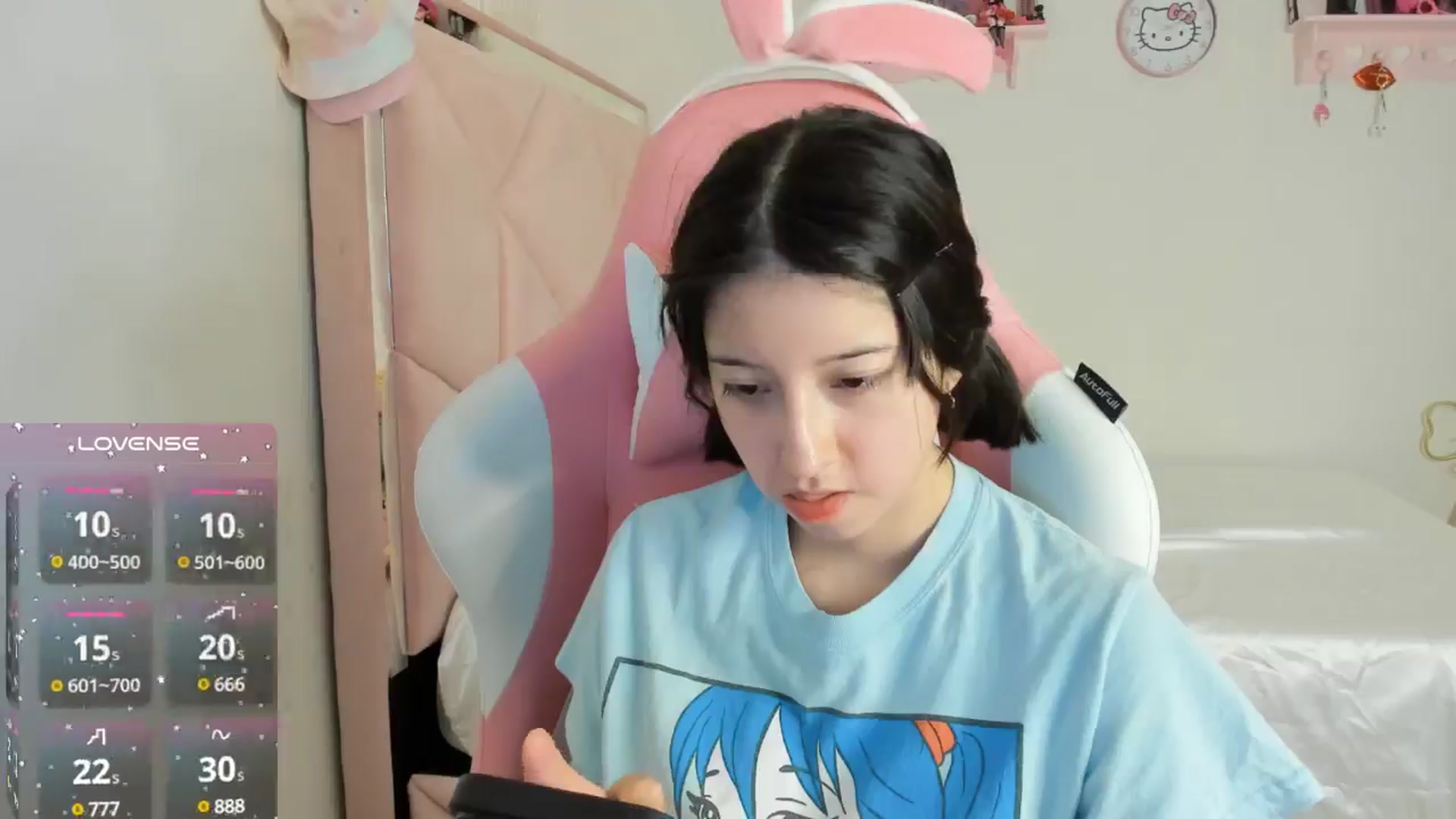 Gallery image thumbnail from Cherrycute666's myfreecams stream on, 10/18/2024, 04:43 image 17 of 20