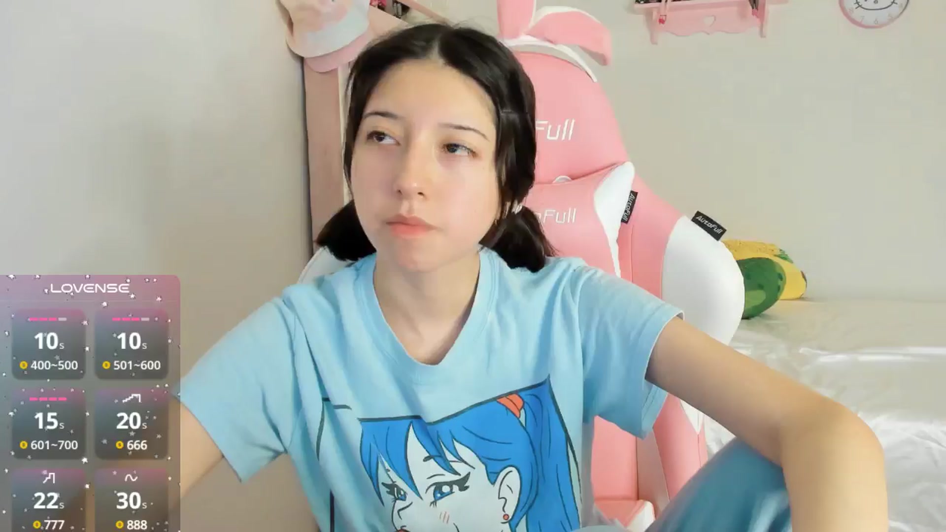 Gallery image thumbnail from Cherrycute666's myfreecams stream on, 10/18/2024, 04:43 image 6 of 20