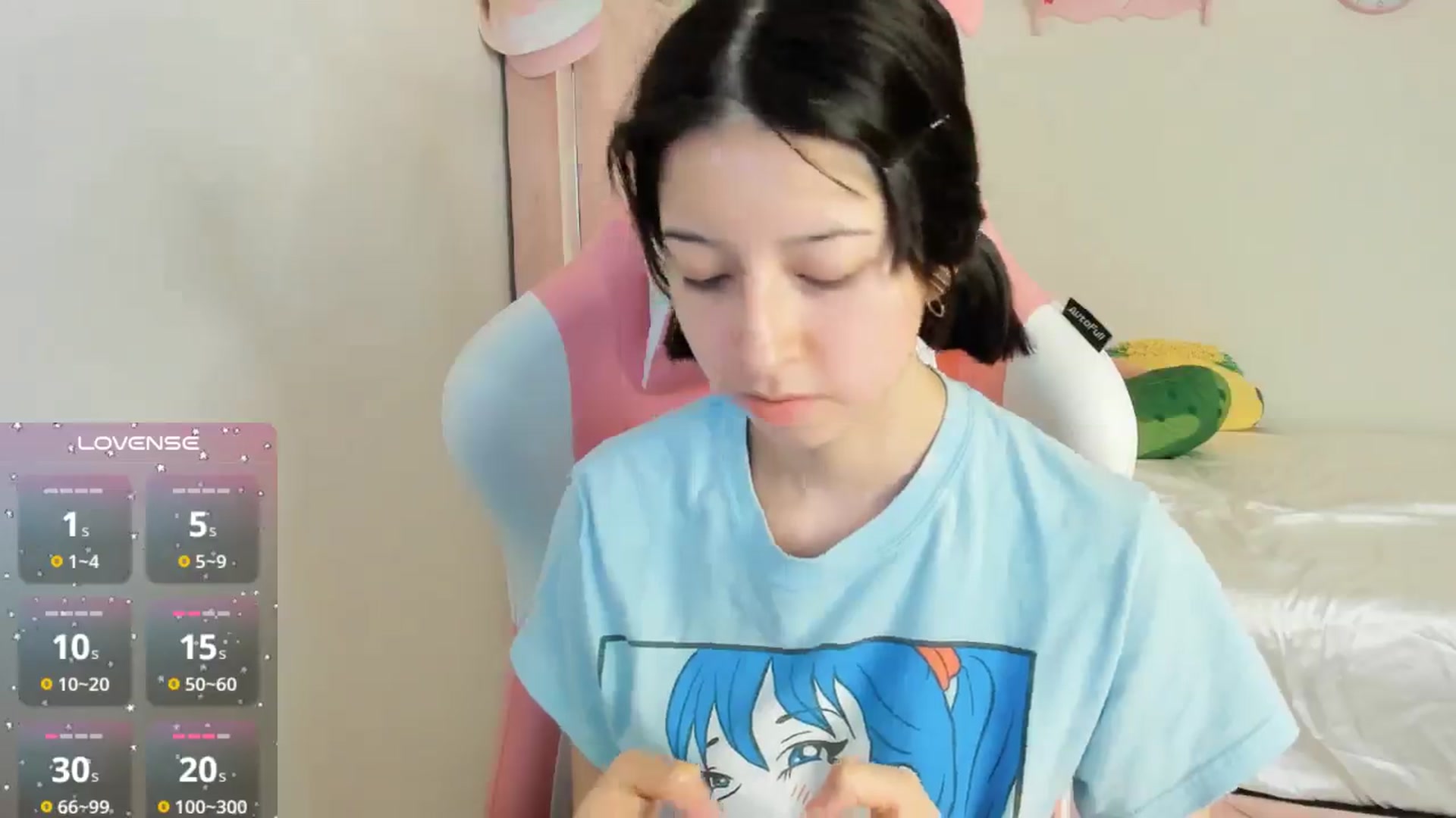 Gallery image thumbnail from Cherrycute666's myfreecams stream on, 10/18/2024, 04:43 image 2 of 20
