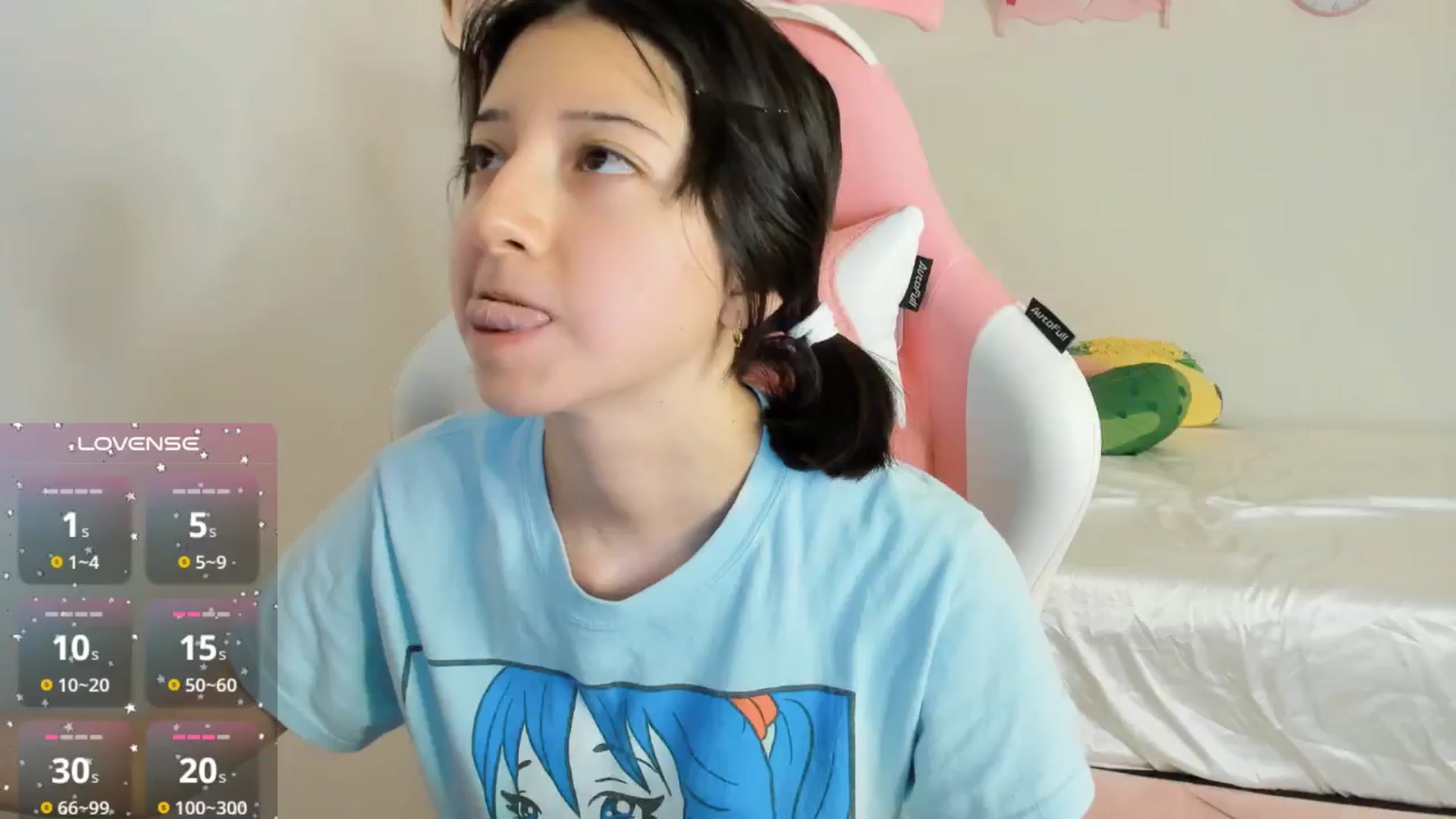 Gallery image thumbnail from Cherrycute666's myfreecams stream on, 10/18/2024, 04:43 image 1 of 20