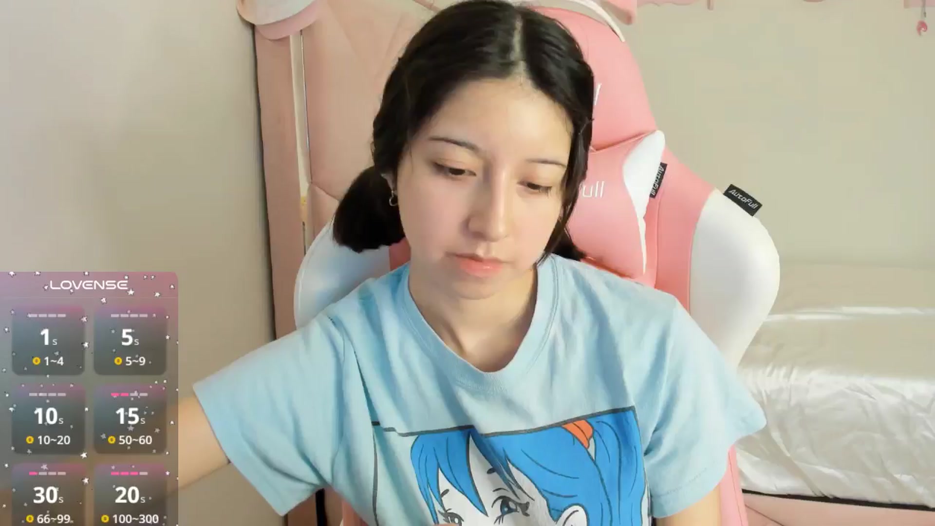 Gallery image thumbnail from Cherrycute666's myfreecams stream on, 10/18/2024, 04:56 image 1 of 20