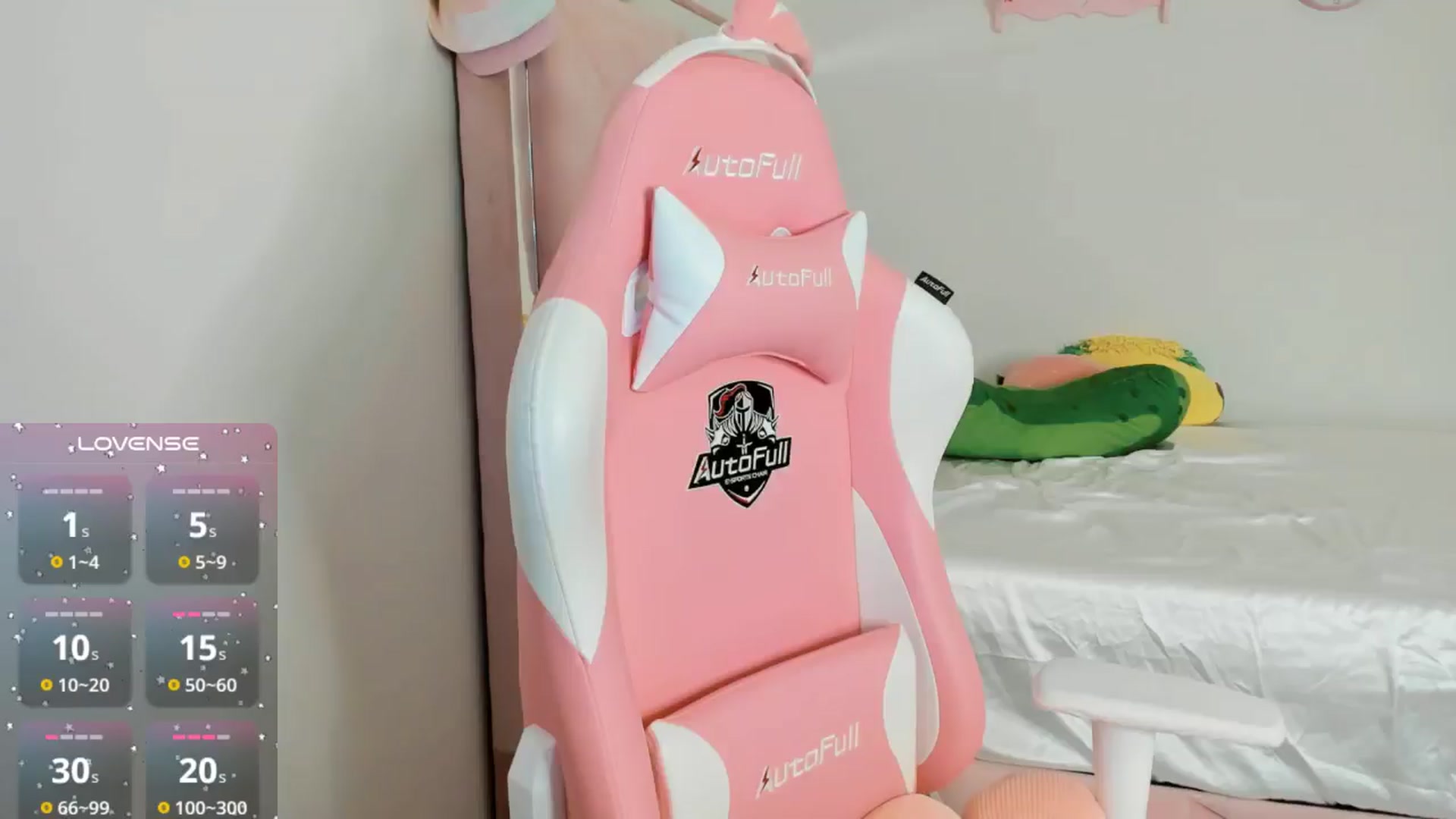 Gallery image thumbnail from Cherrycute666's myfreecams stream on, 10/18/2024, 06:43 image 2 of 20