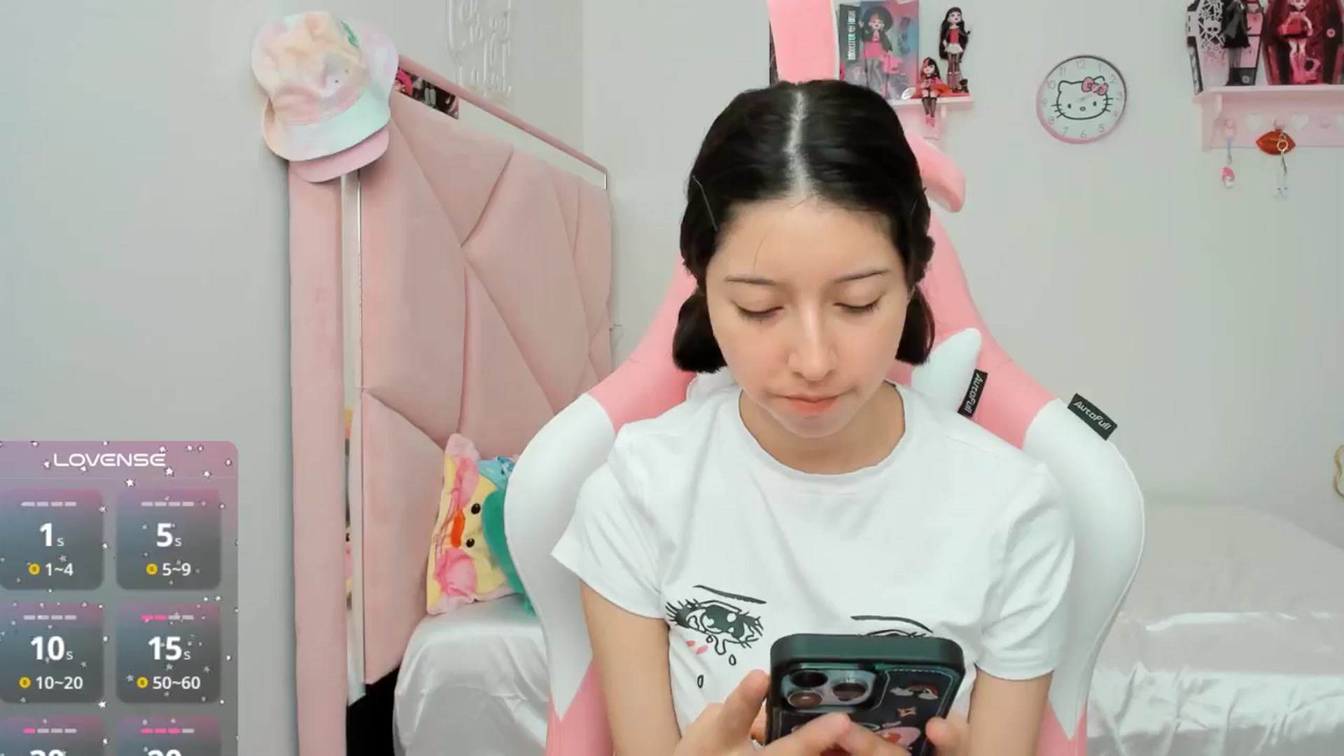 Gallery image thumbnail from Cherrycute666's myfreecams stream on, 10/18/2024, 20:35 image 8 of 20