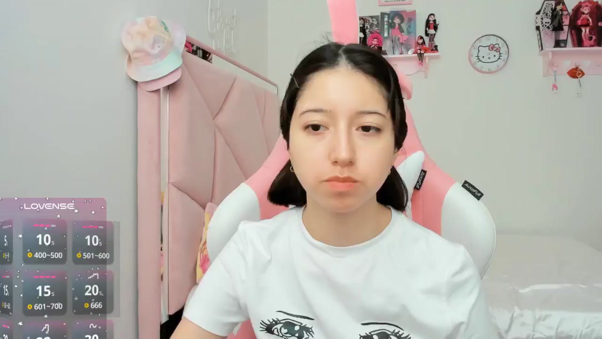 Gallery image thumbnail from Cherrycute666's myfreecams stream on, 10/18/2024, 20:35 image 1 of 20