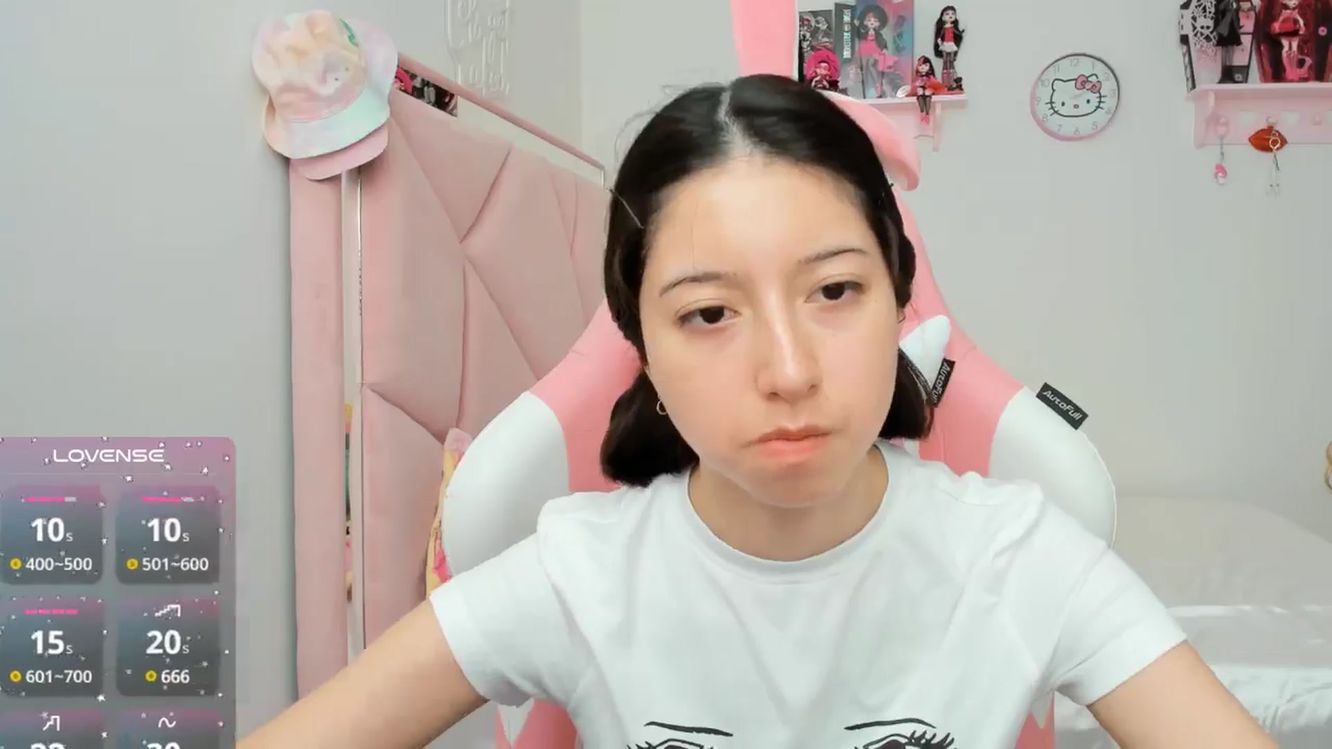 Gallery image thumbnail from Cherrycute666's myfreecams stream on, 10/18/2024, 20:35 image 7 of 20