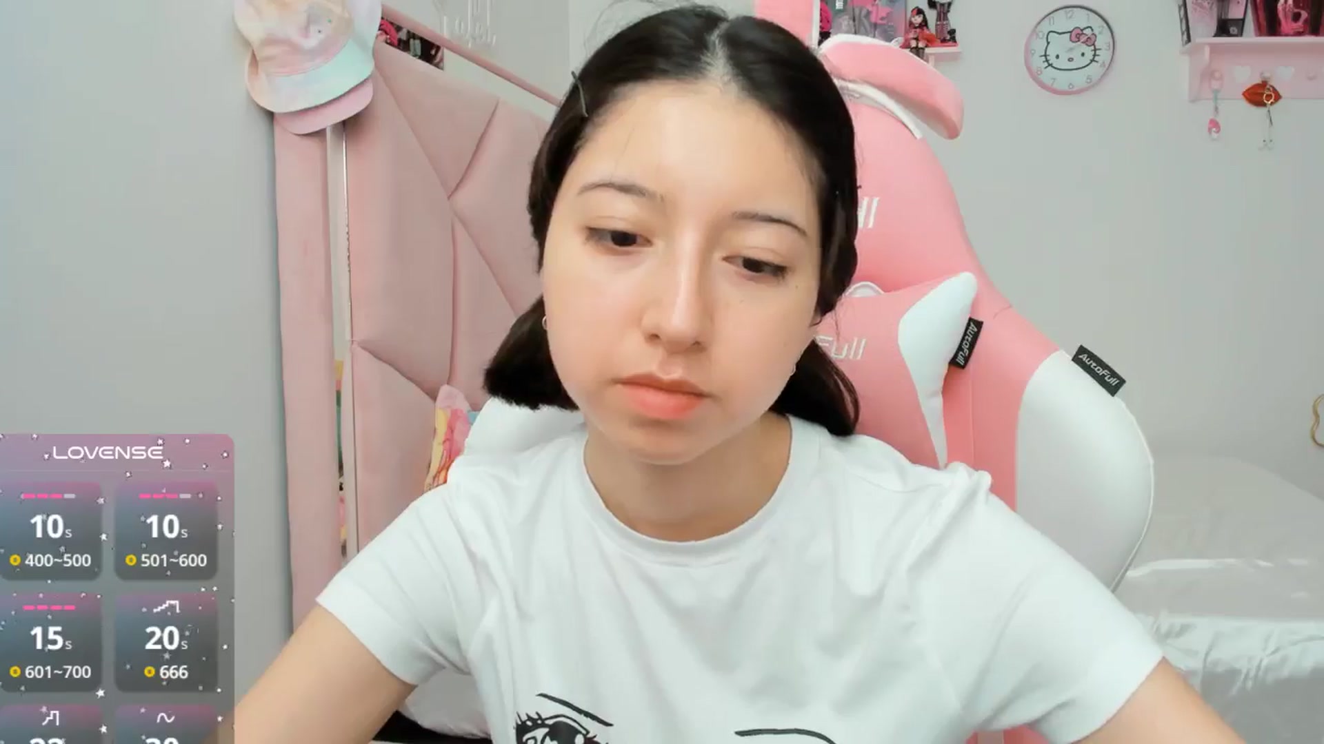 Gallery image thumbnail from Cherrycute666's myfreecams stream on, 10/18/2024, 20:35 image 5 of 20