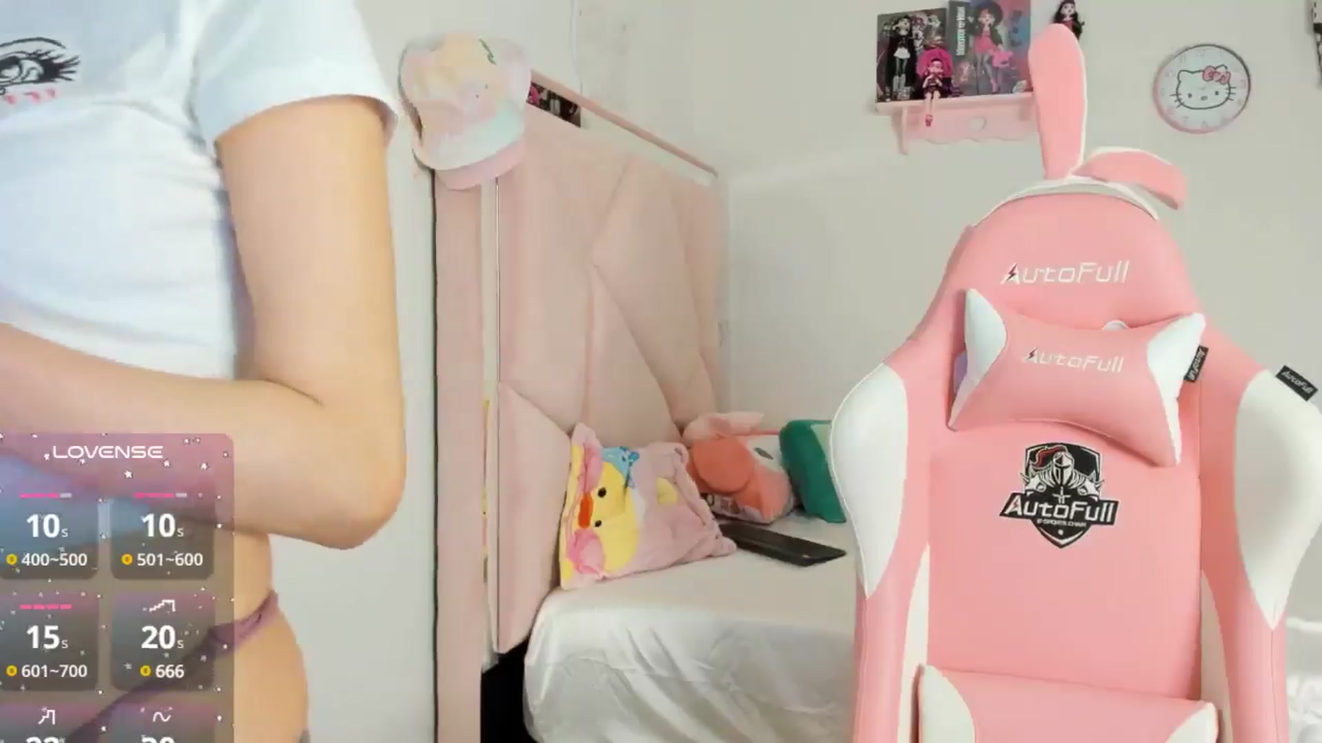 Gallery image thumbnail from Cherrycute666's myfreecams stream on, 10/19/2024, 03:10 image 10 of 20