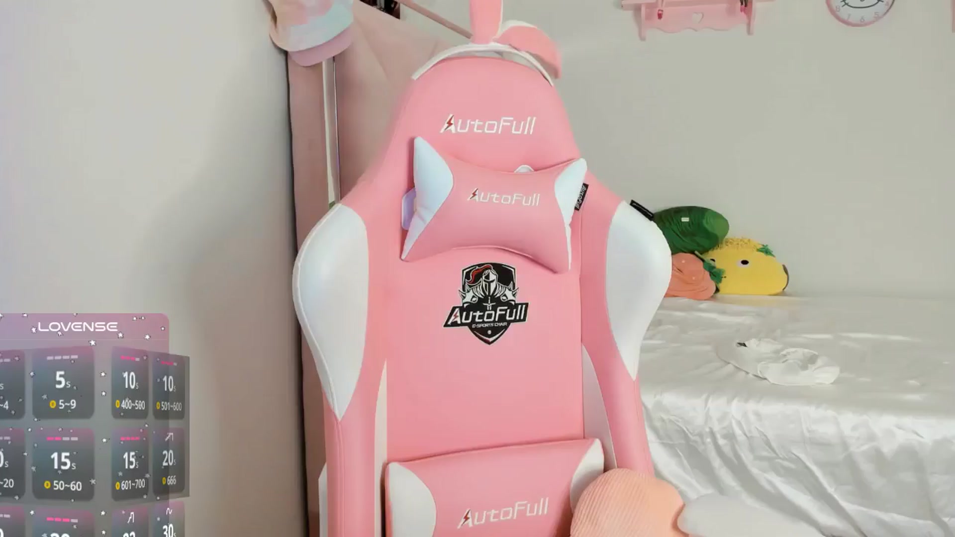 Gallery image thumbnail from Cherrycute666's myfreecams stream on, 10/19/2024, 07:32 image 10 of 20