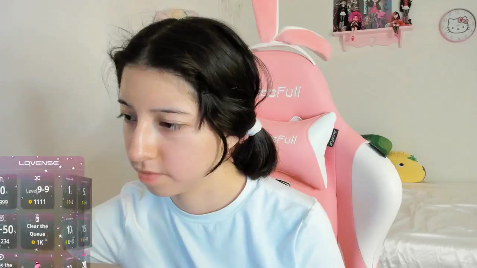 Gallery image thumbnail from Cherrycute666's myfreecams stream on, 10/19/2024, 07:32 image 2 of 20