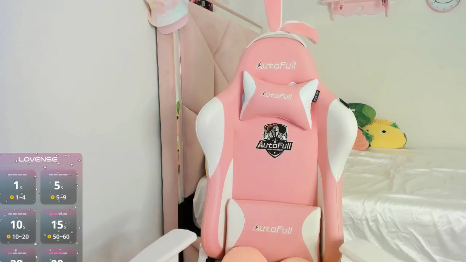 Gallery image thumbnail from Cherrycute666's myfreecams stream on, 10/19/2024, 07:32 image 4 of 20