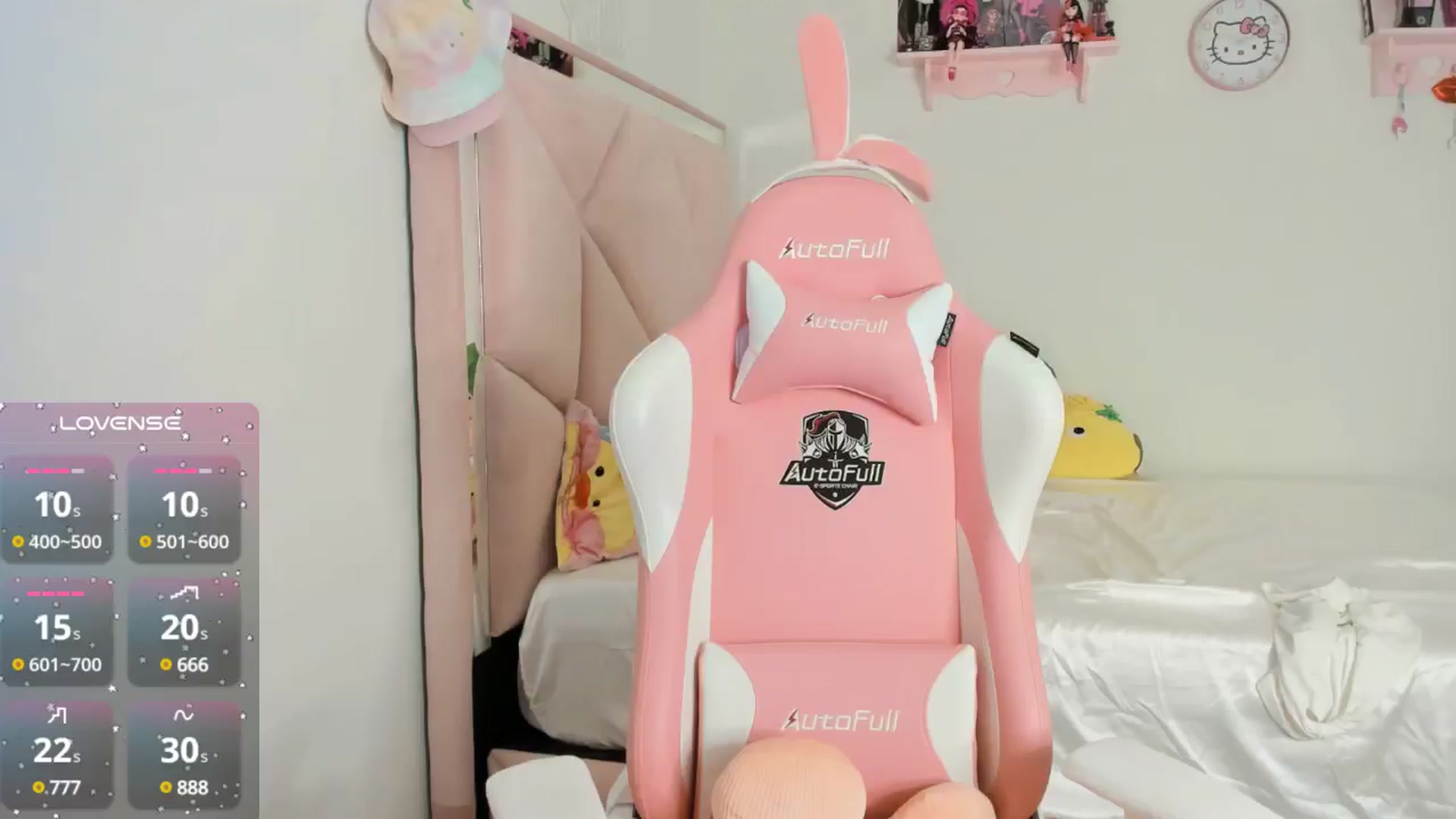 Gallery image thumbnail from Cherrycute666's myfreecams stream on, 10/19/2024, 08:12 image 1 of 20
