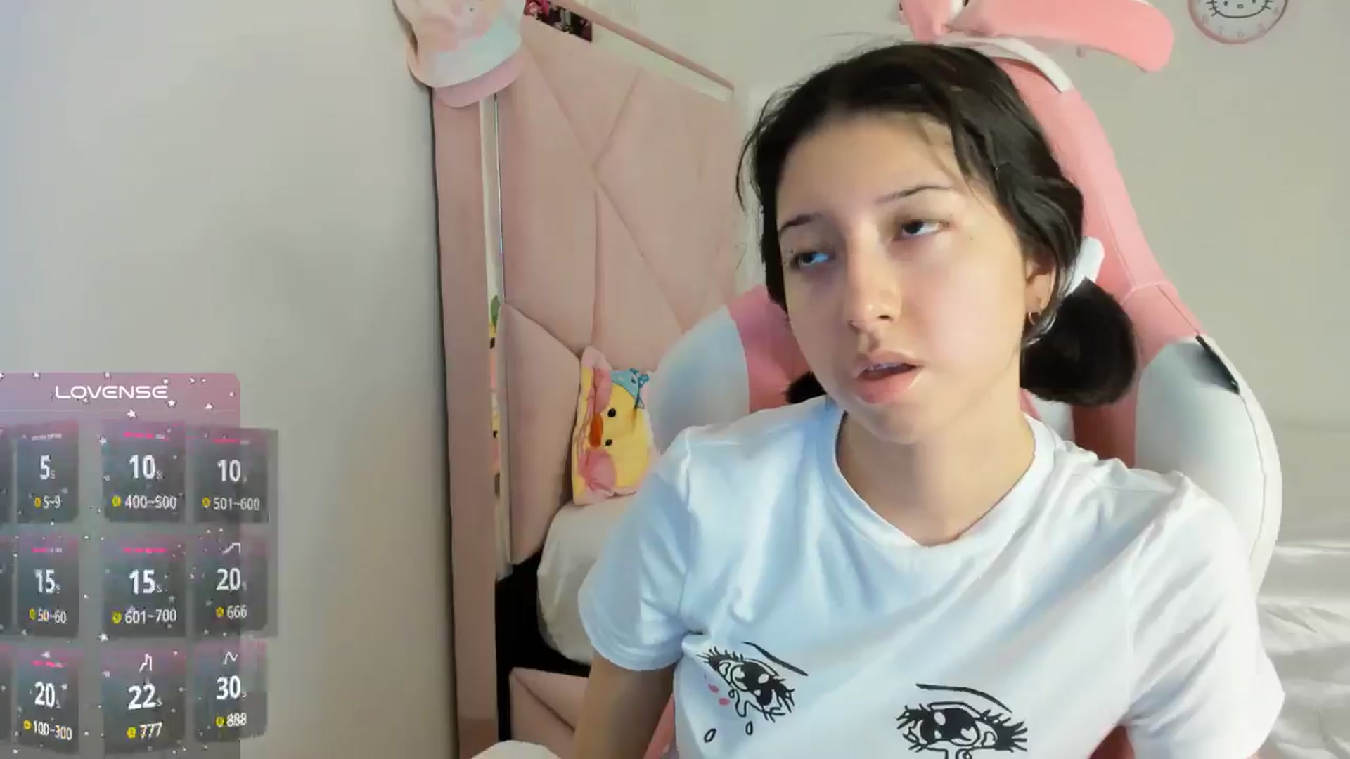 Gallery image thumbnail from Cherrycute666's myfreecams stream on, 10/19/2024, 09:36 image 5 of 20