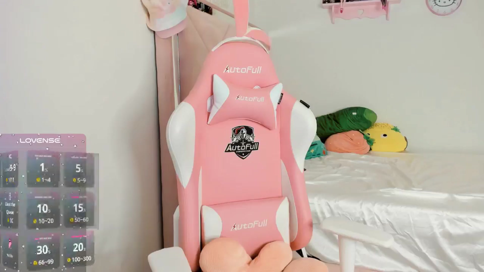 Gallery image thumbnail from Cherrycute666's myfreecams stream on, 10/19/2024, 09:36 image 10 of 20