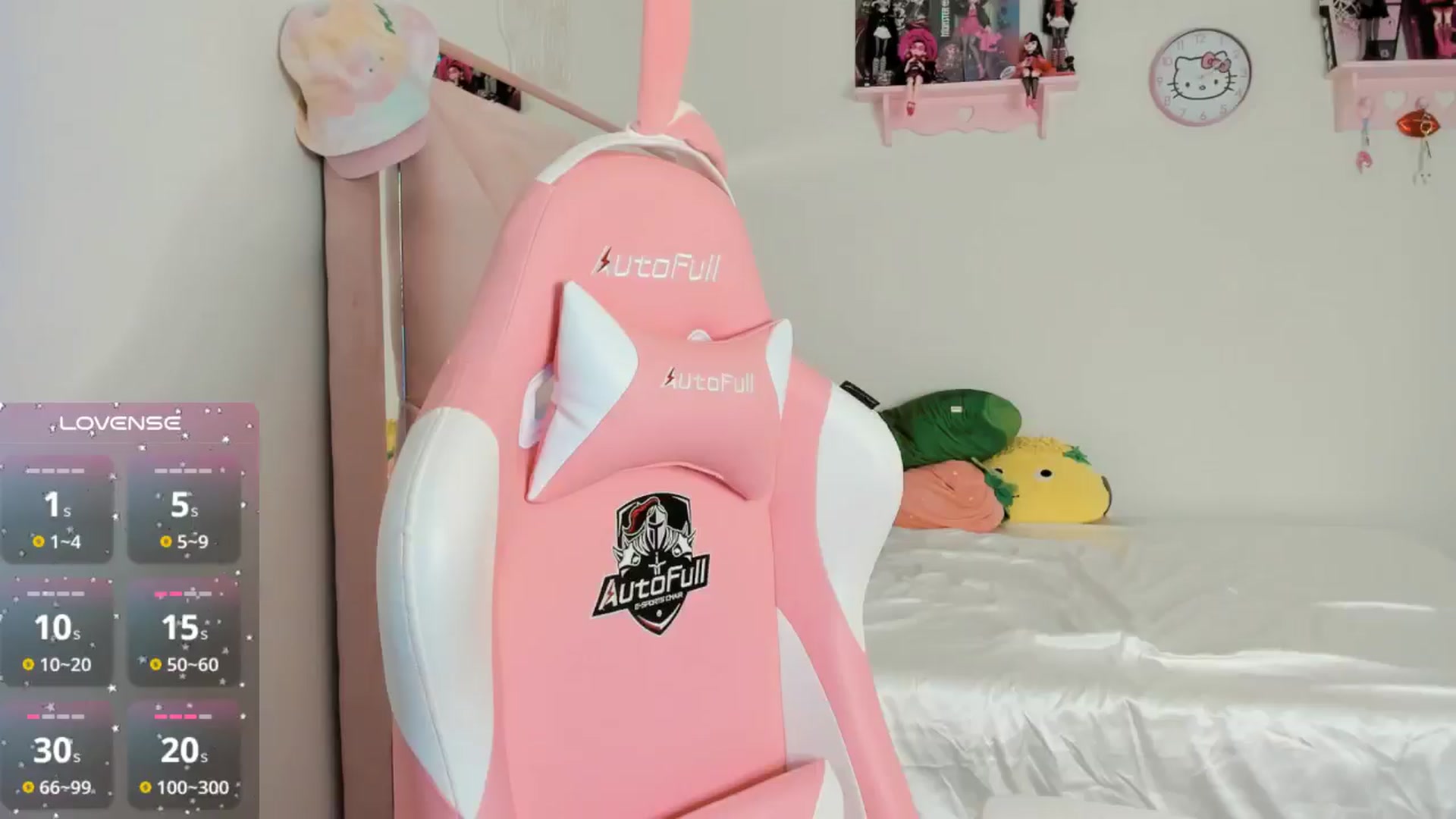 Gallery image thumbnail from Cherrycute666's myfreecams stream on, 10/19/2024, 14:26 image 6 of 20