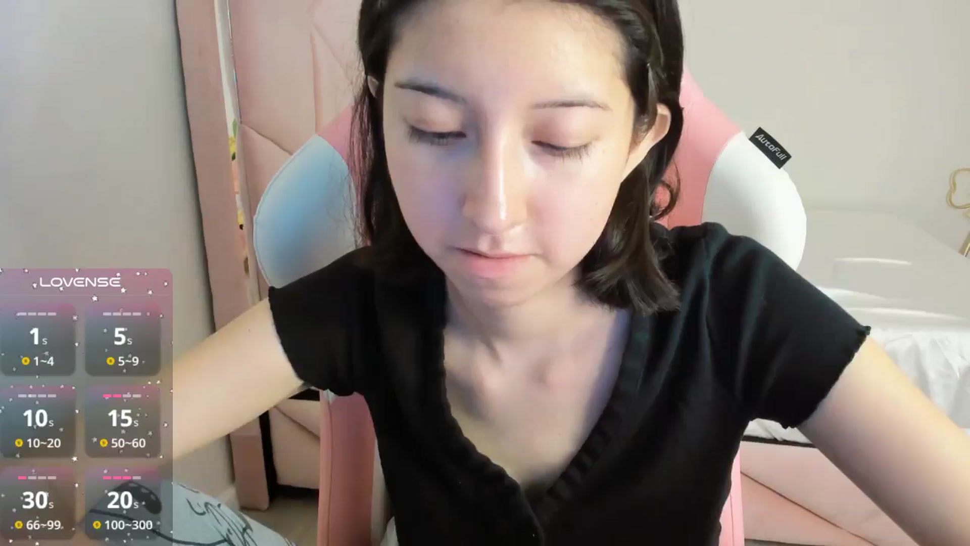 Gallery image thumbnail from Cherrycute666's myfreecams stream on, 10/19/2024, 14:26 image 12 of 20