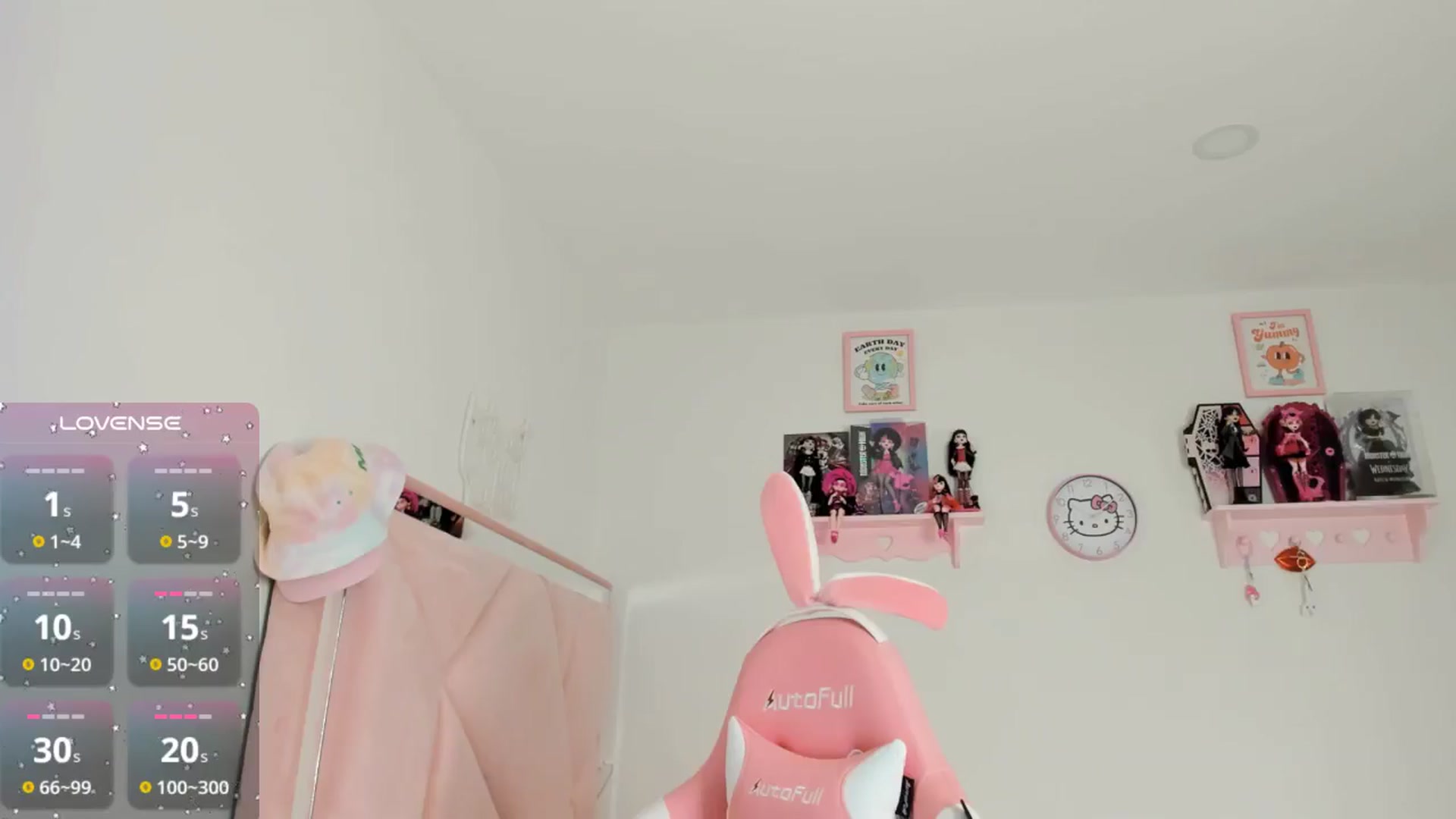 Gallery image thumbnail from Cherrycute666's myfreecams stream on, 10/19/2024, 14:26 image 9 of 20